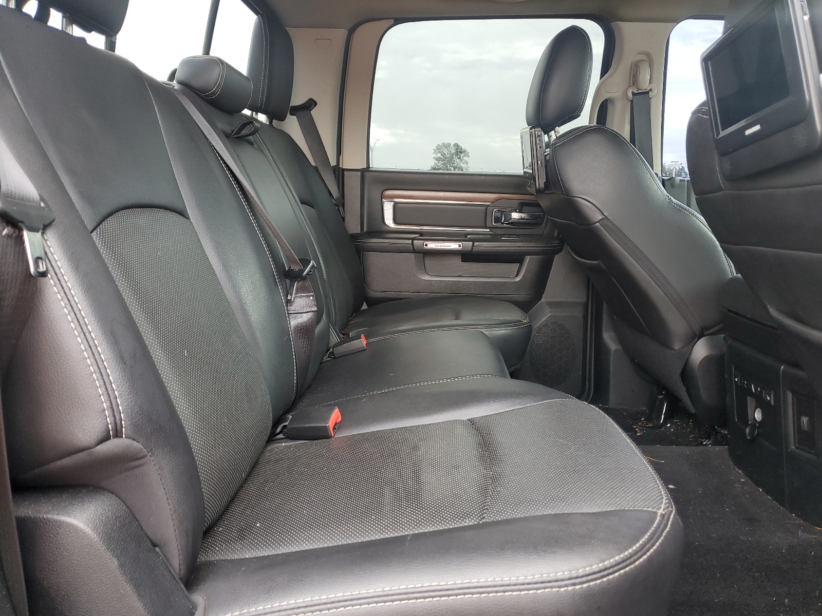 1C6RR7NTXGS348791 2016 Ram 1500 Laramie