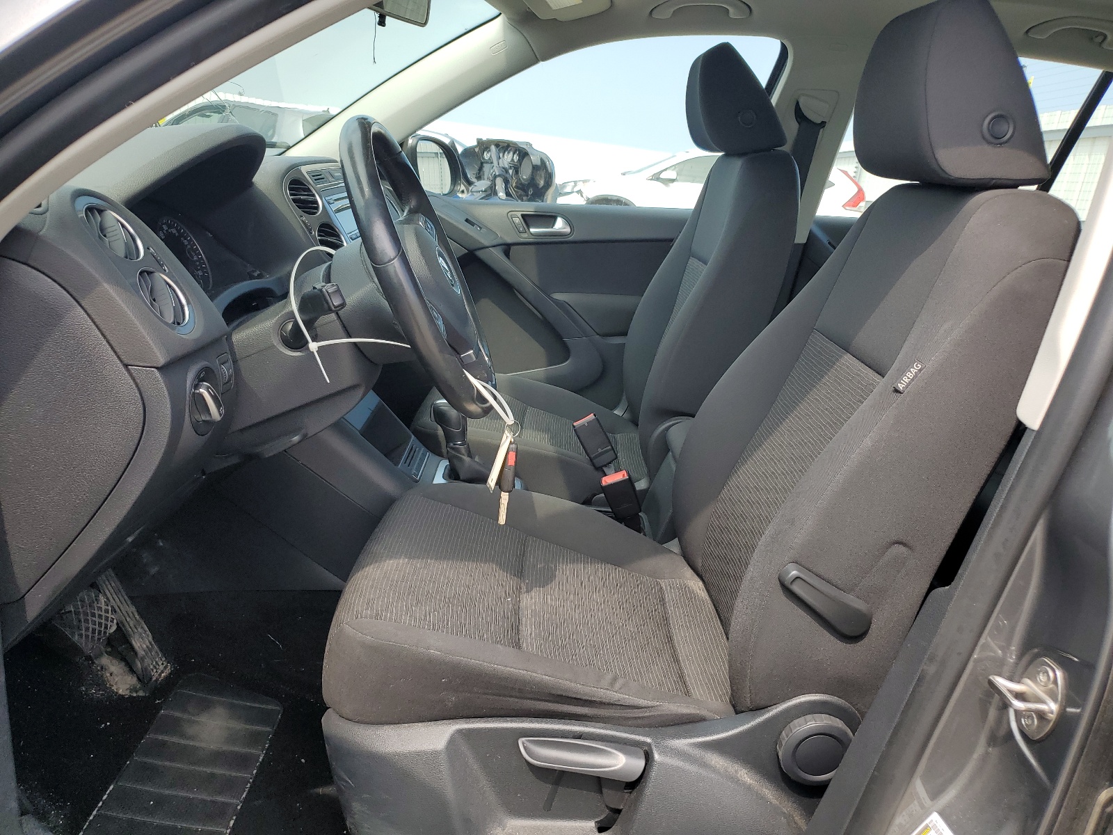 WVGAV3AX3EW581237 2014 Volkswagen Tiguan S