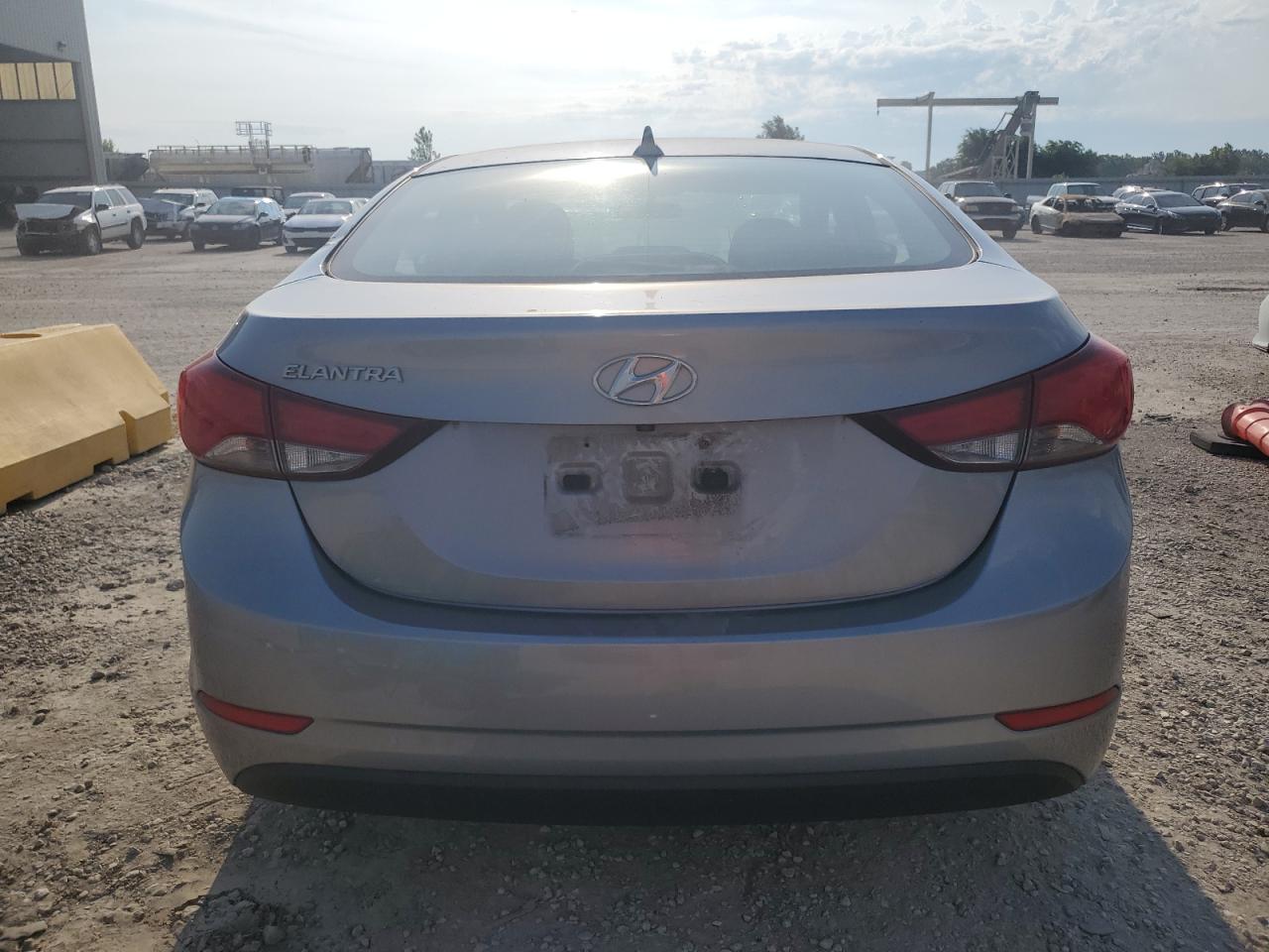 2015 Hyundai Elantra - Image 6