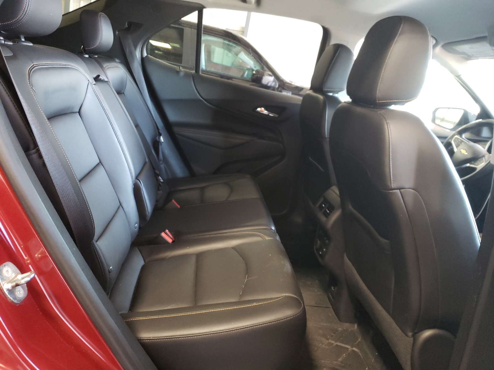 2GNAXVEV3J6244369 2018 Chevrolet Equinox Premier