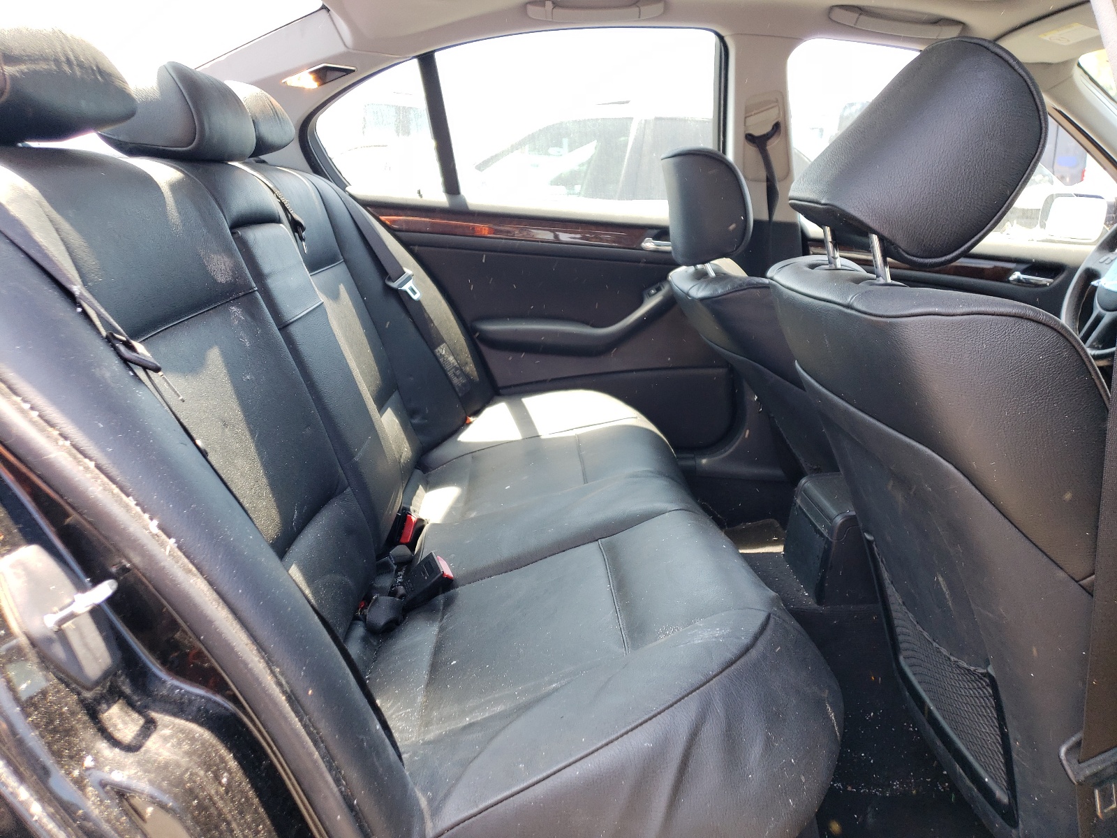 WBAEV33484KR34647 2004 BMW 325 I