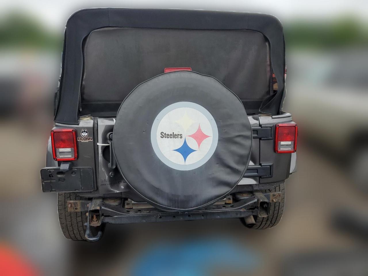 1C4NJWEG8HL705072 2017 Jeep Wgr 4D 4X4