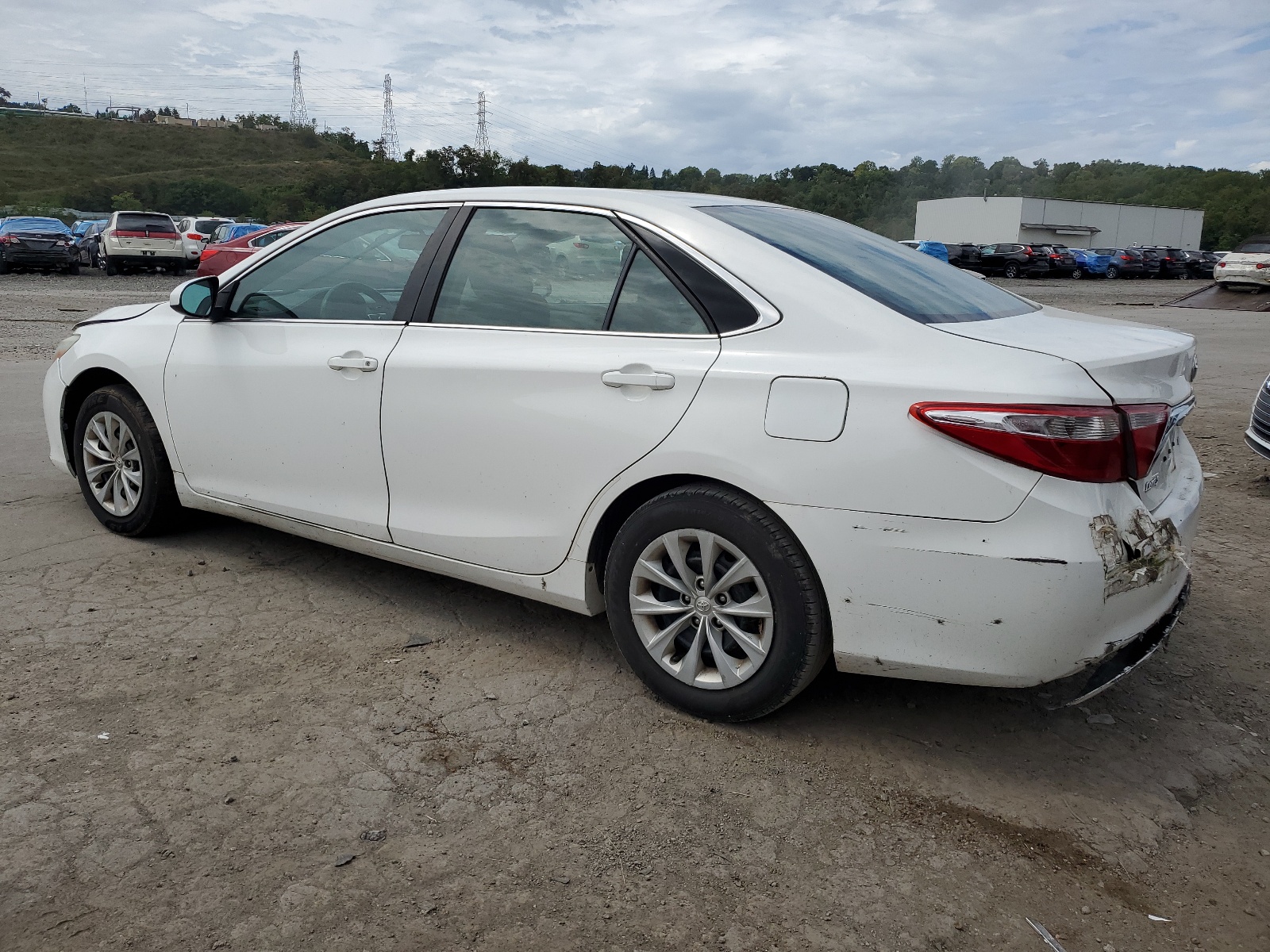 2016 Toyota Camry Le vin: 4T4BF1FK6GR584771