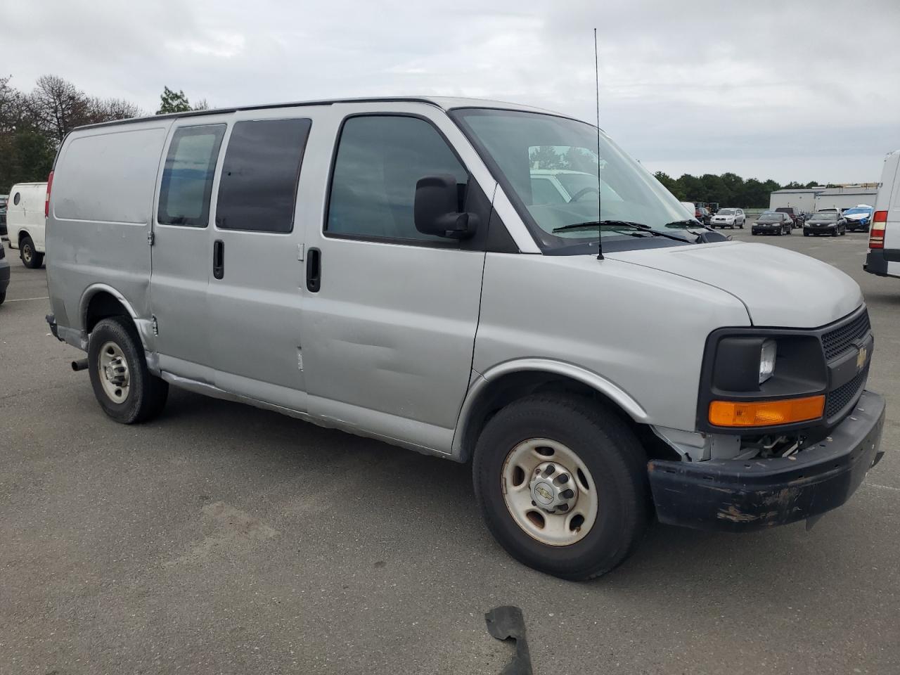 2012 Chevrolet Express - Image 4