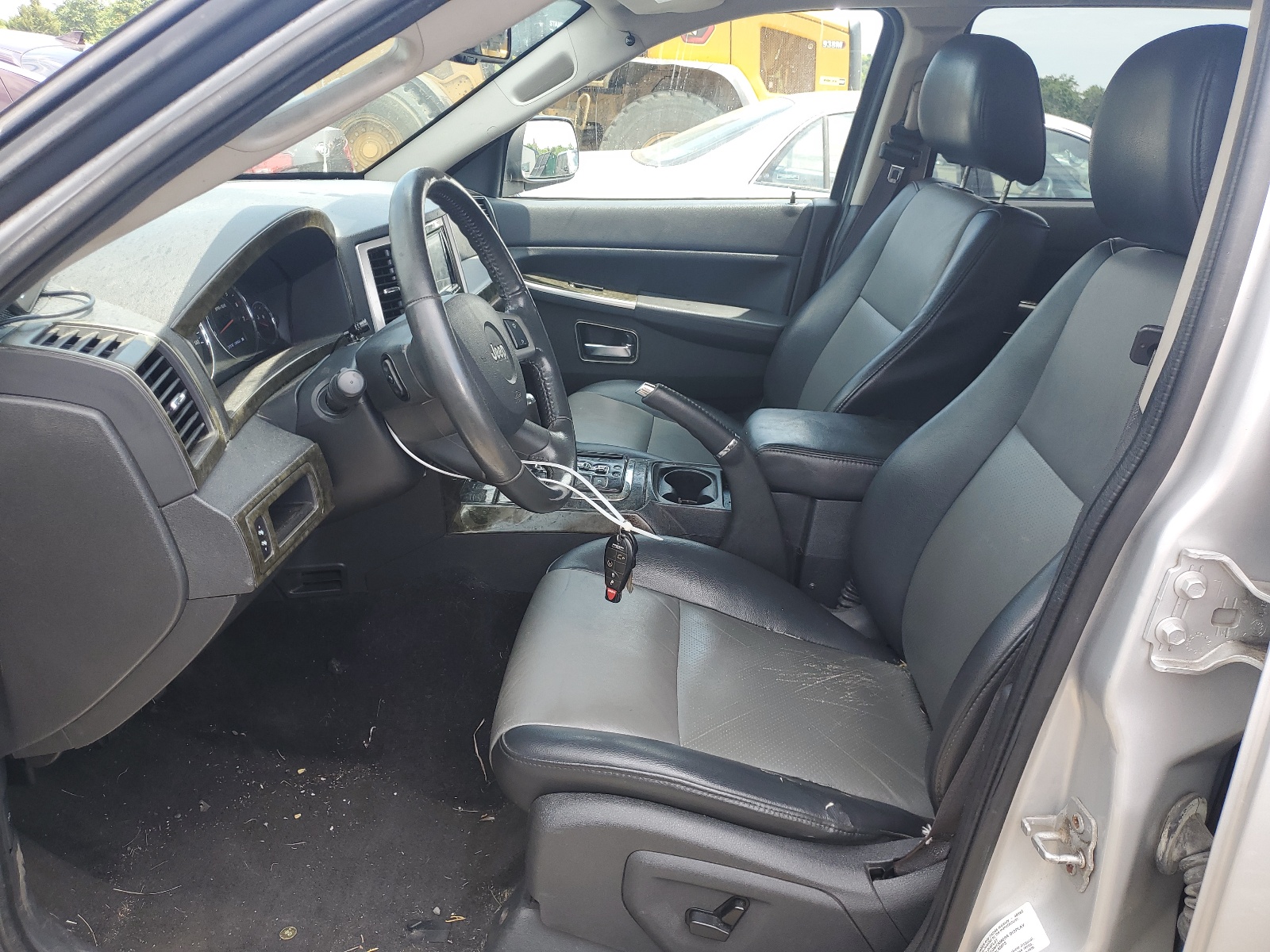 1J8GR48K99C547435 2009 Jeep Grand Cherokee Laredo