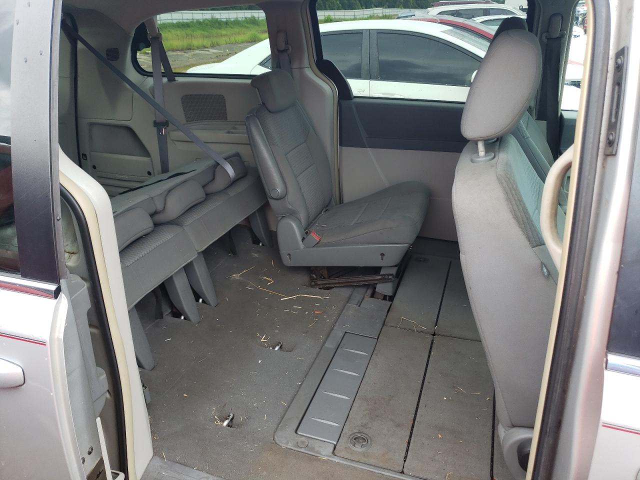 2009 Chrysler Town & Country Lx VIN: 2A8HR44E49R577535 Lot: 61031344