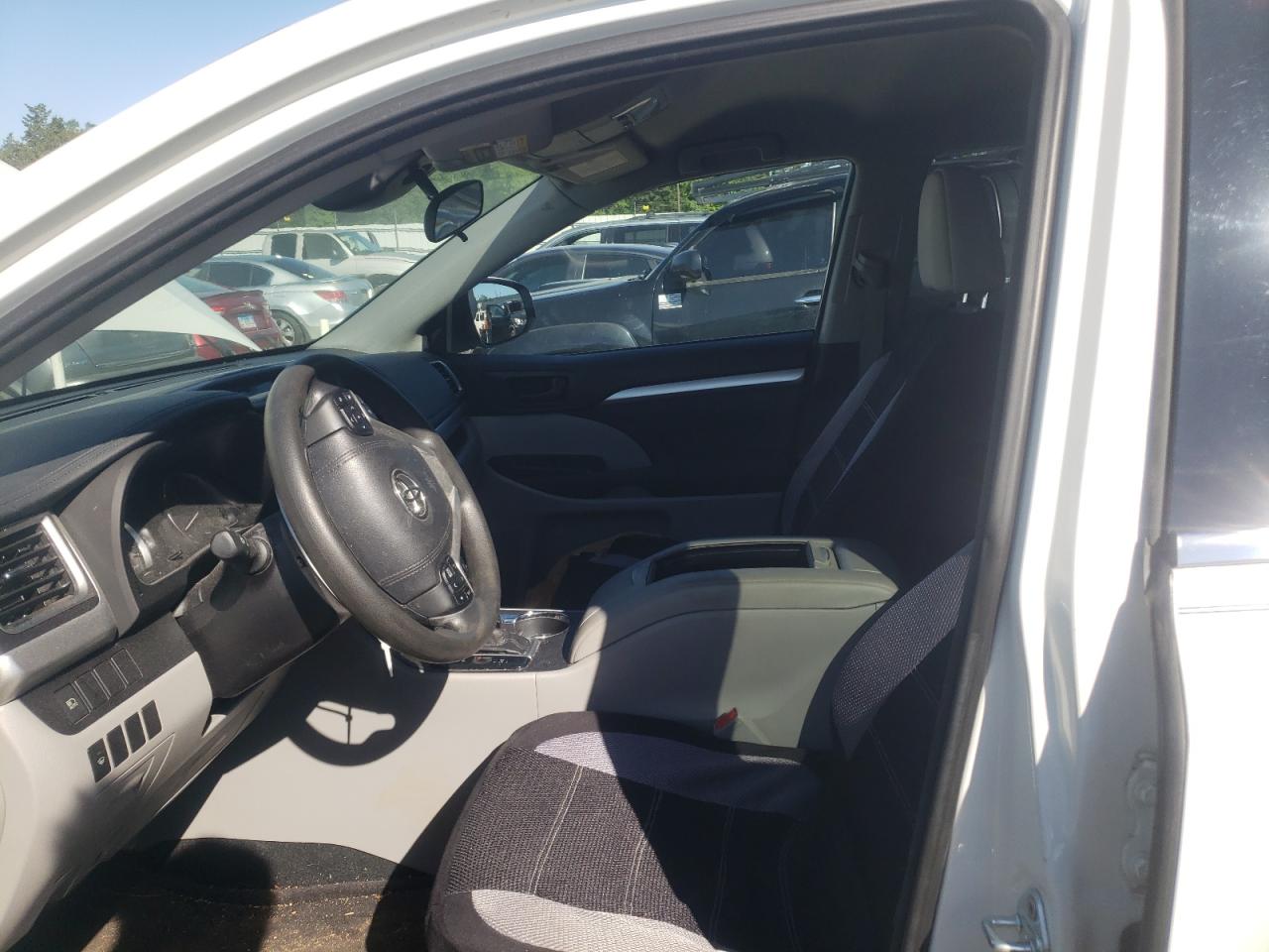 2017 Toyota Highlander Le VIN: 5TDZARFH0HS028217 Lot: 62036824