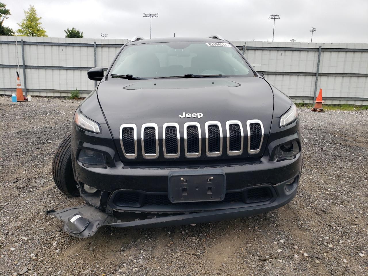 2016 Jeep Cherokee Latitude VIN: 1C4PJMCB1GW340880 Lot: 62964614