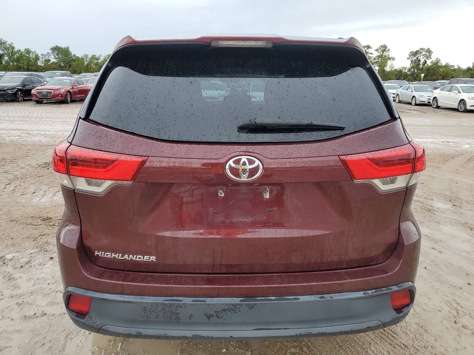 2019 Toyota Highlander Le vin: 5TDZZRFH5KS364915