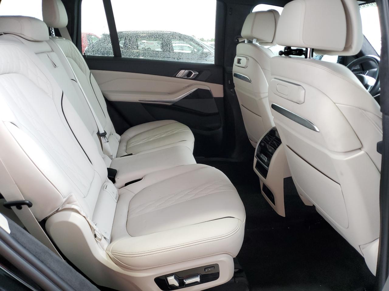 2023 BMW X7 - Image 11