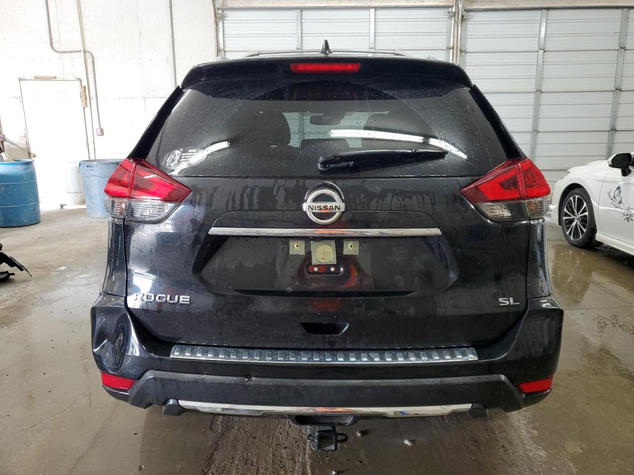 2018 Nissan Rogue S VIN: JN8AT2MT2JW457617 Lot: 64373834