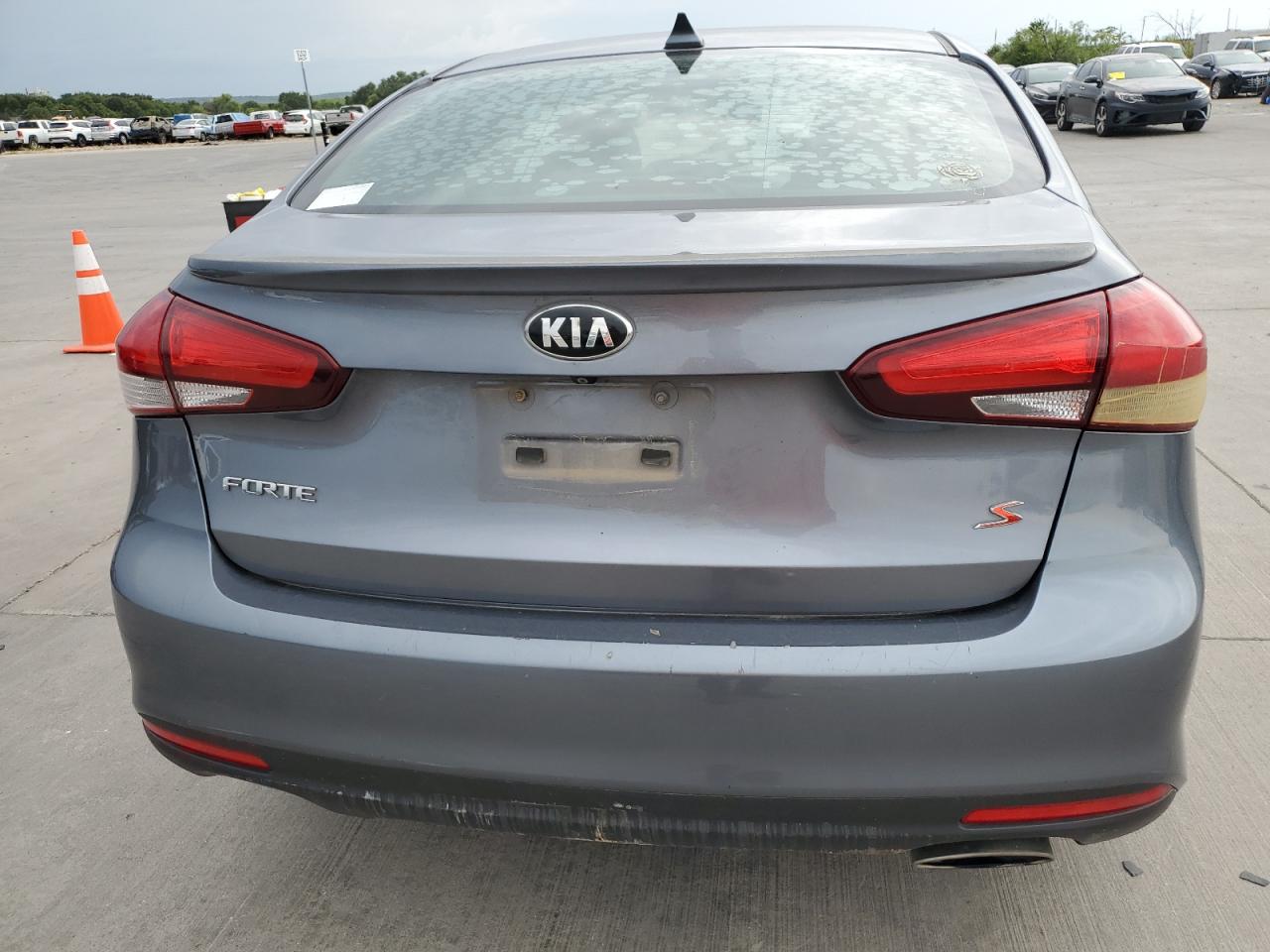 2018 Kia Forte Lx VIN: 3KPFL4A77JE201701 Lot: 63038114