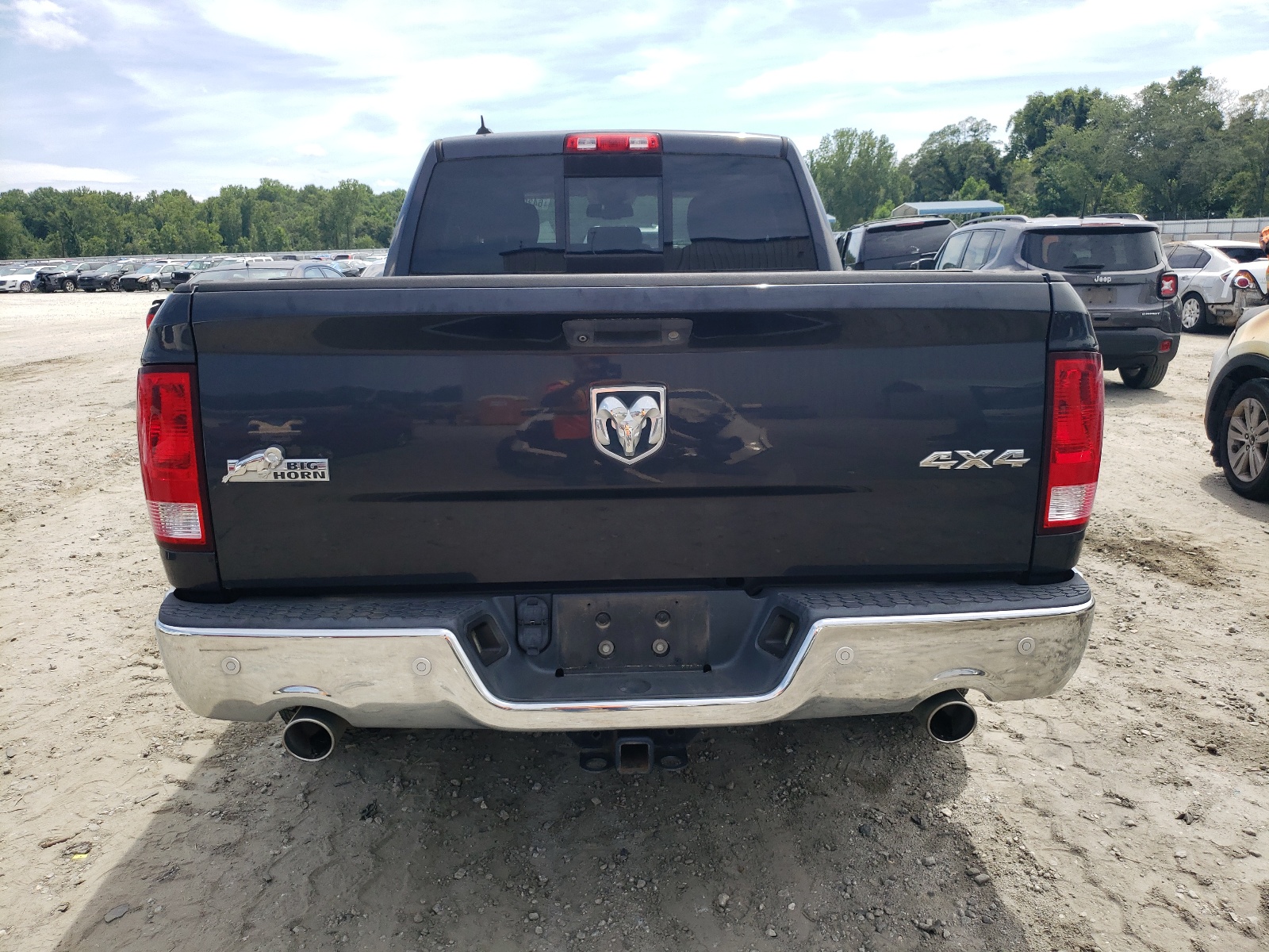 1C6RR7GM3FS569122 2015 Ram 1500 Slt
