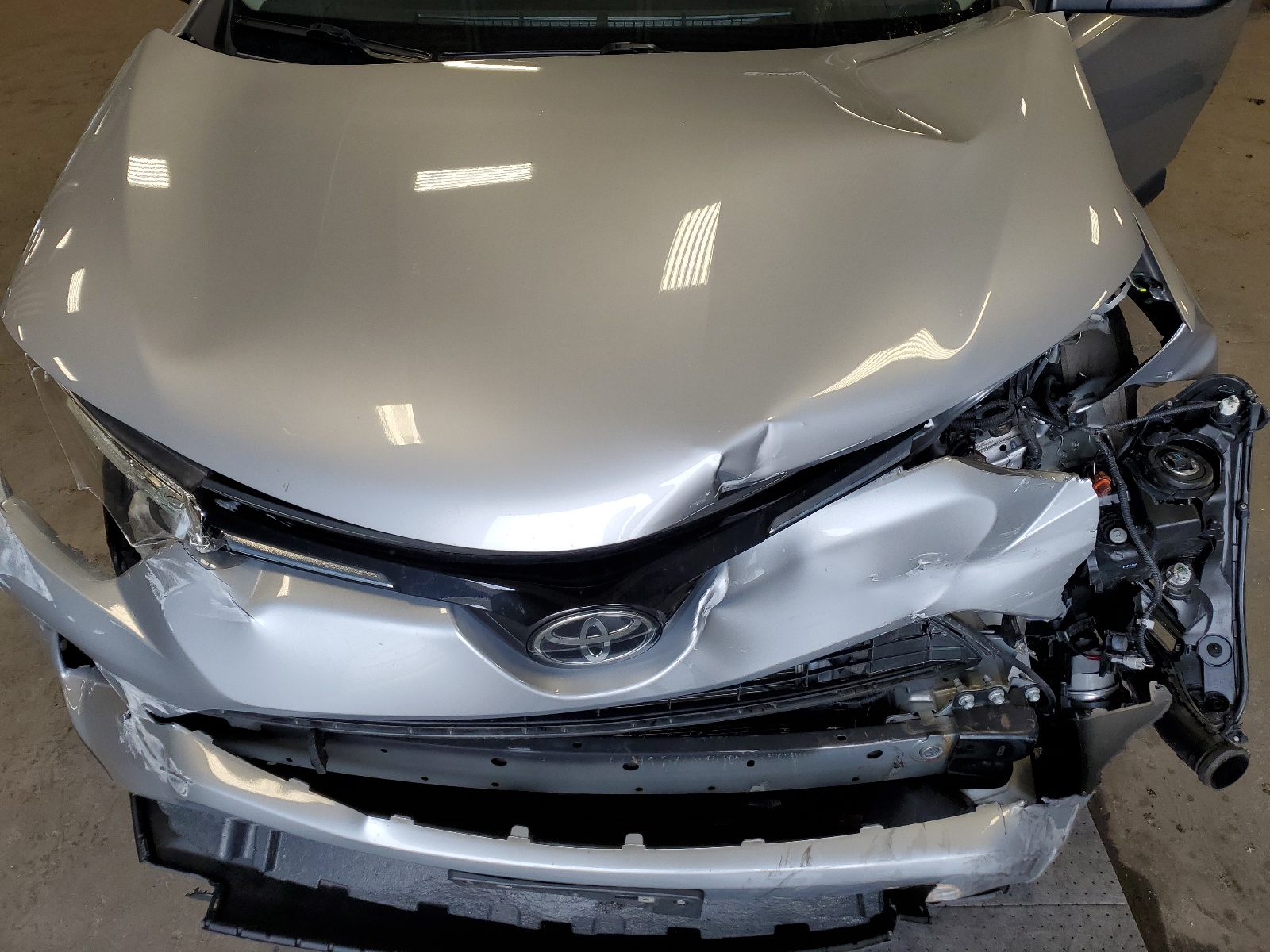 JTMRFREV1JJ237767 2018 Toyota Rav4 Adventure