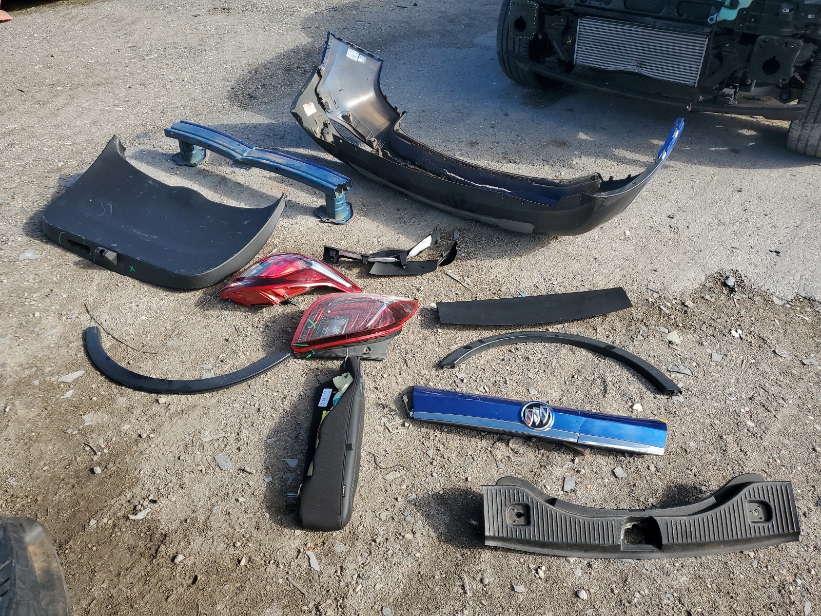 KL4CJASB4JB607856 2018 Buick Encore Preferred