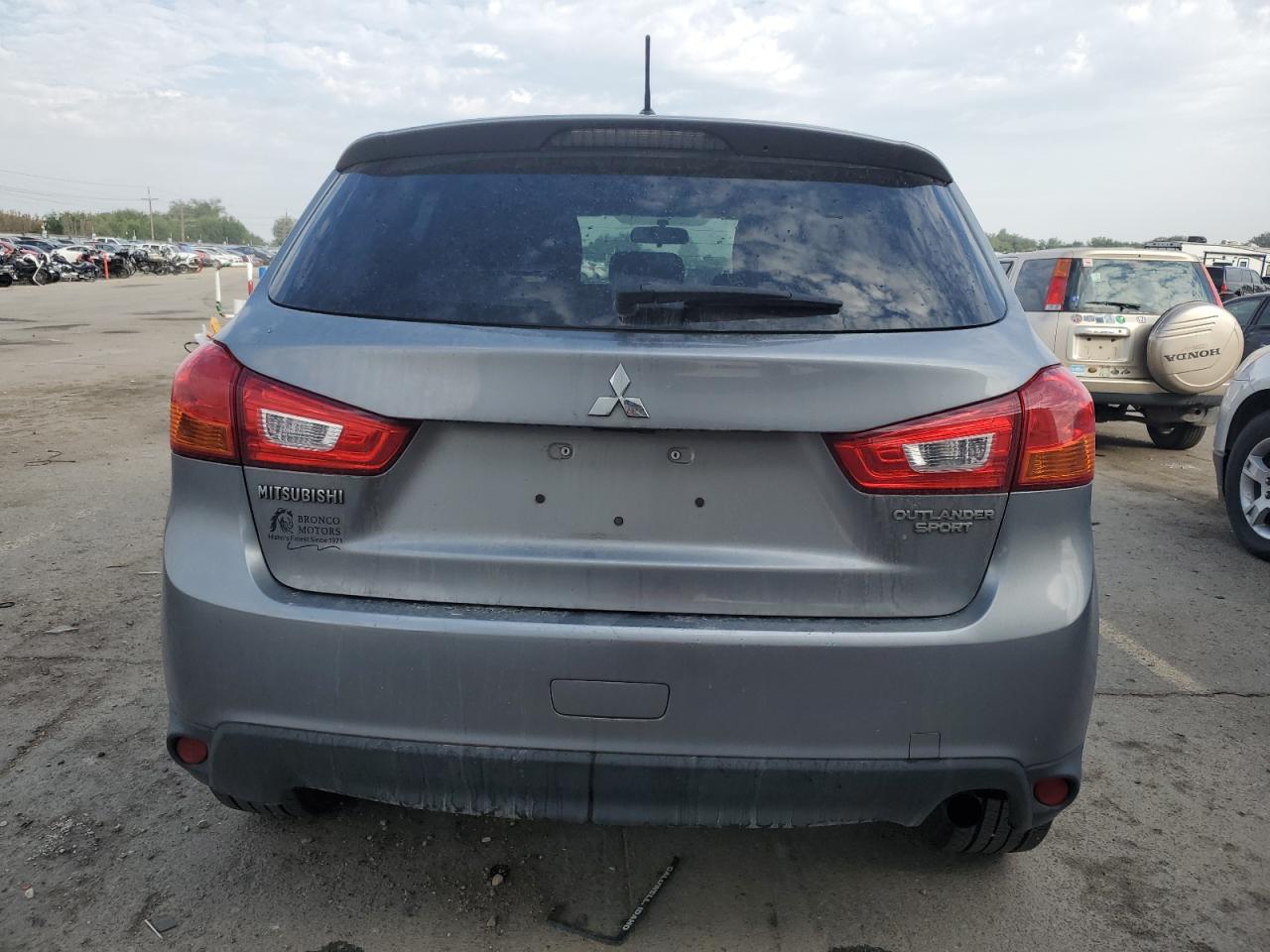 2015 Mitsubishi Outlander - Image 6