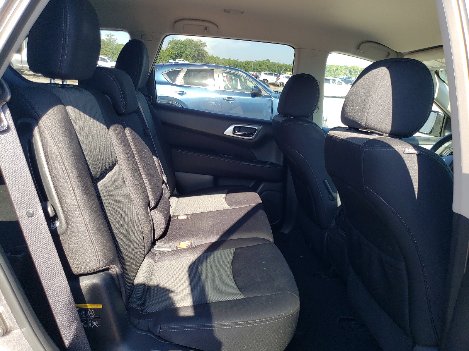 5N1DR2MM1HC676608 2017 Nissan Pathfinder S