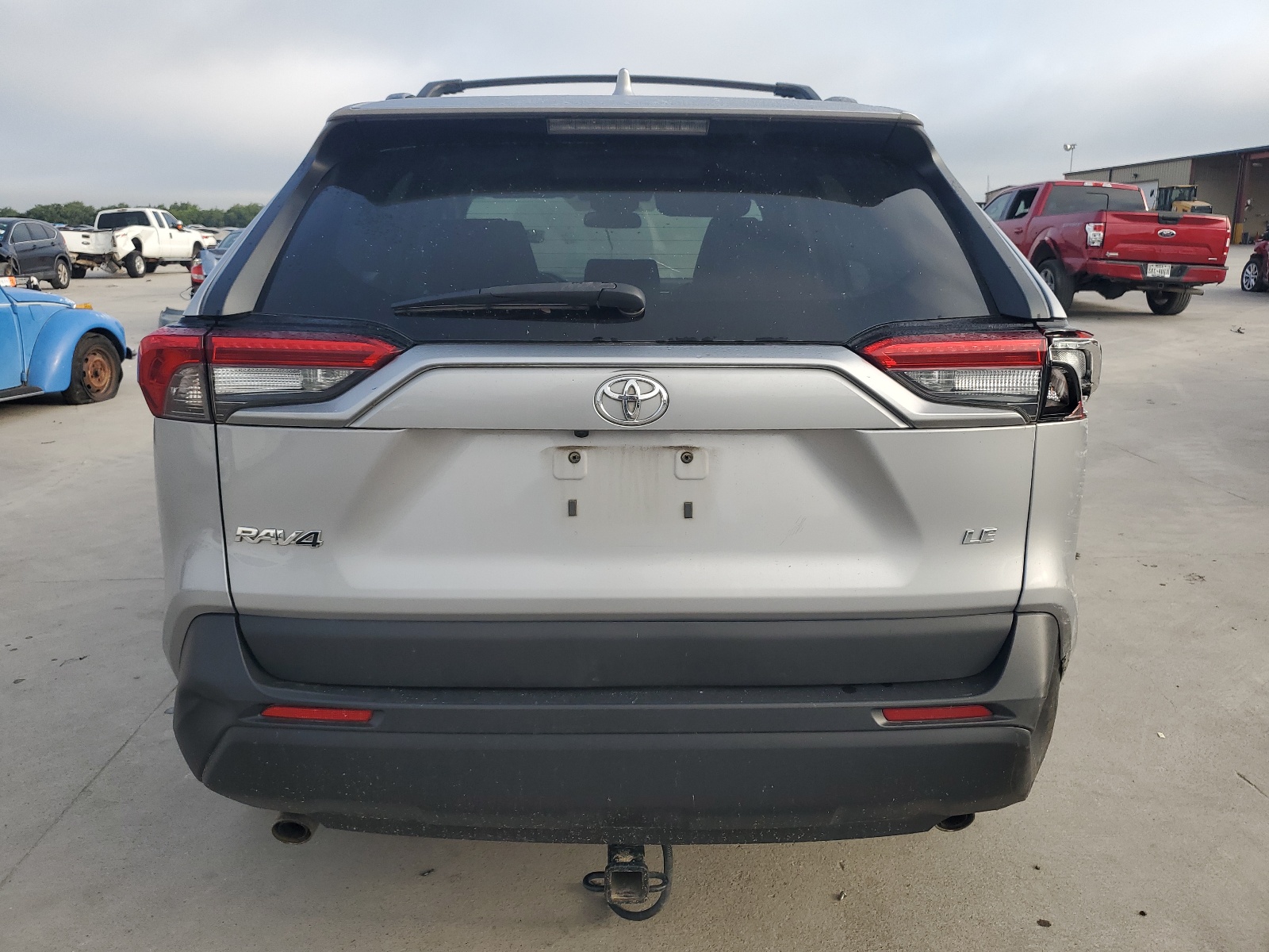 2T3H1RFV9LW079711 2020 Toyota Rav4 Le