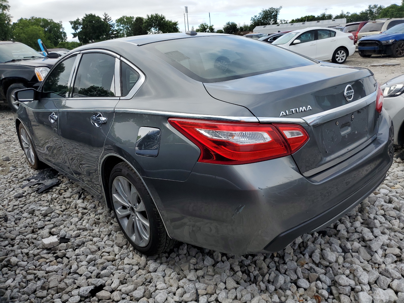 2017 Nissan Altima 2.5 vin: 1N4AL3AP5HC272830