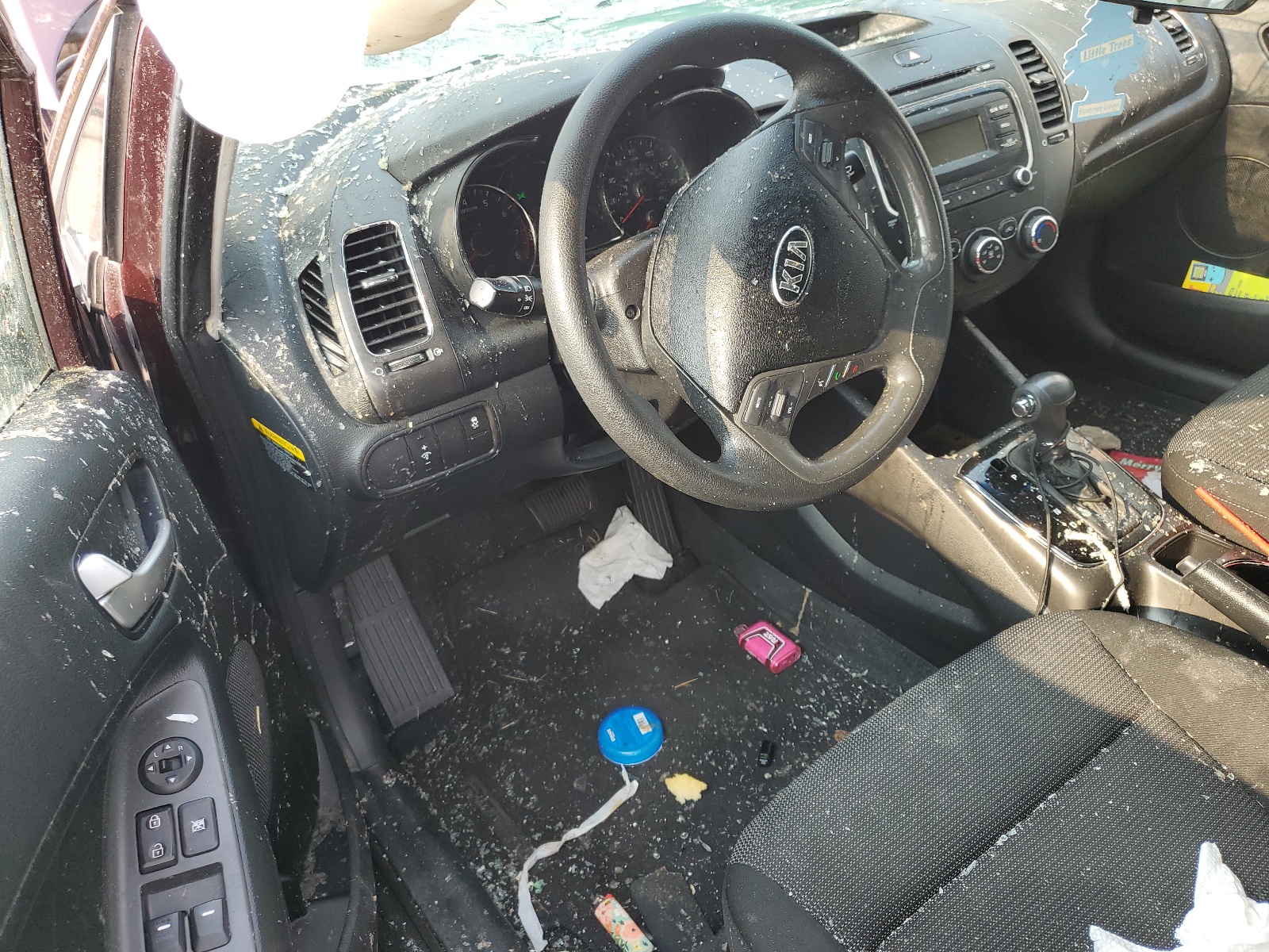 3KPFK4A7XHE050205 2017 Kia Forte Lx