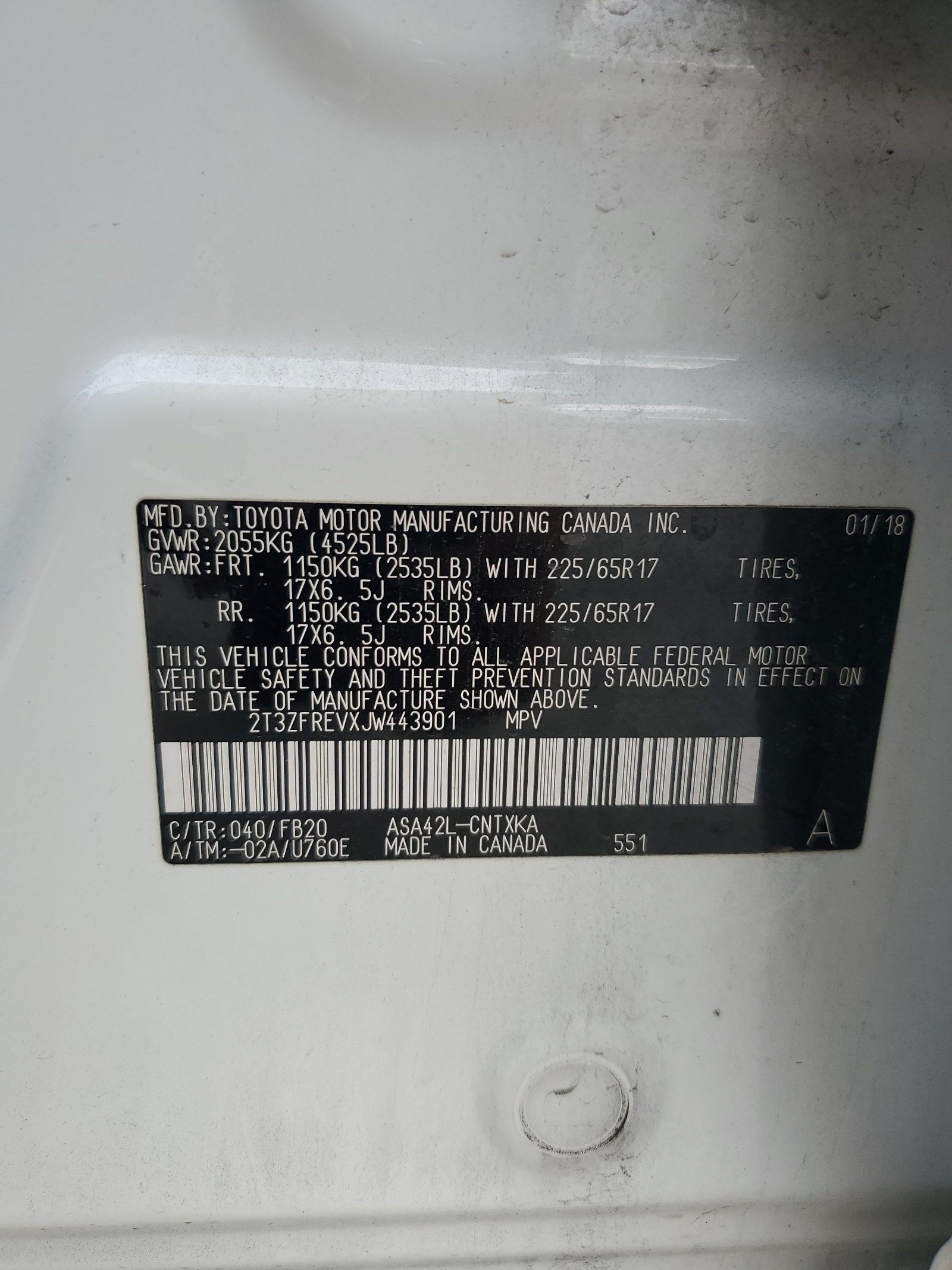 2T3ZFREVXJW443901 2018 Toyota Rav4 Le