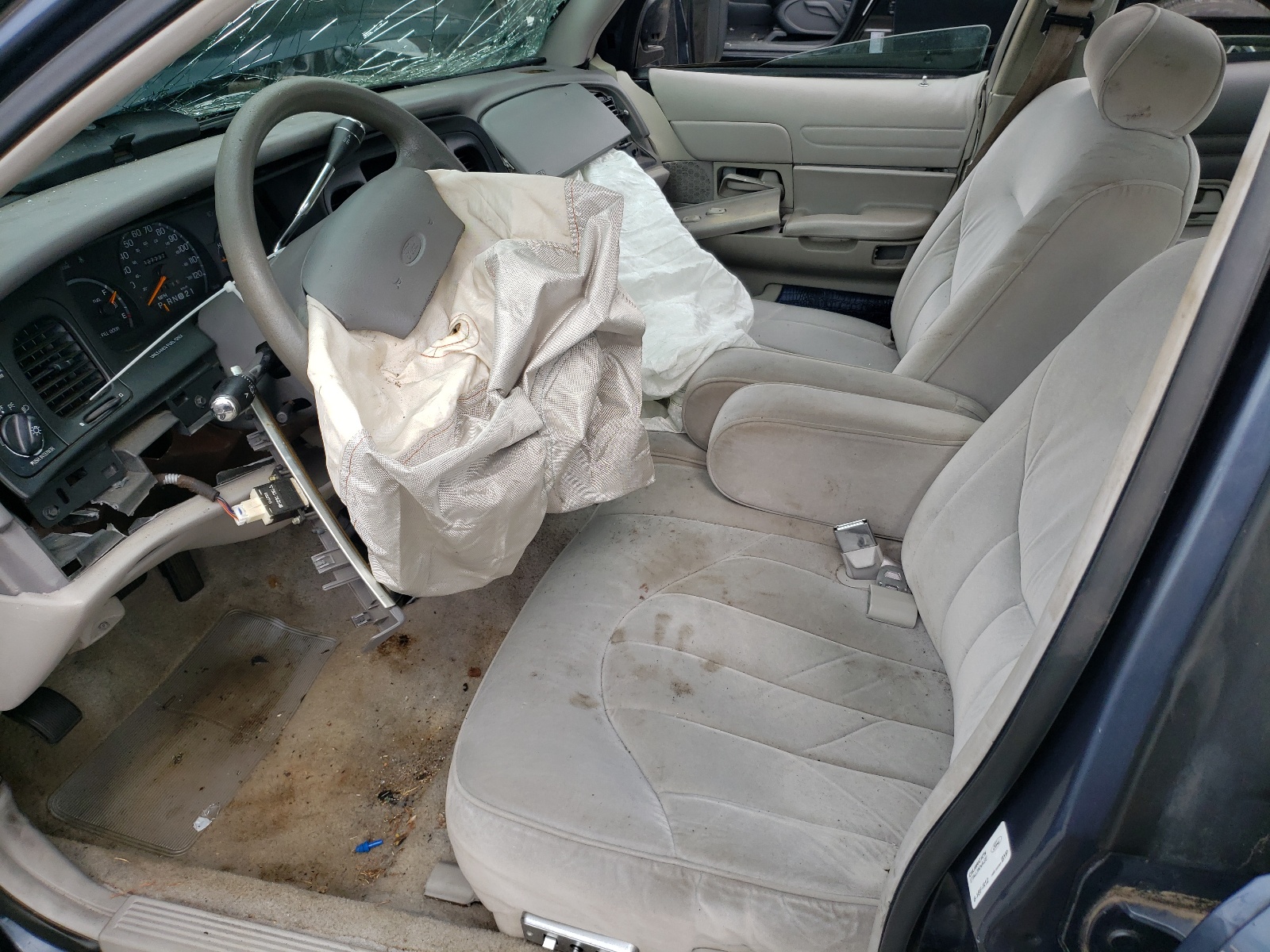 2FALP73W0TX213513 1996 Ford Crown Victoria