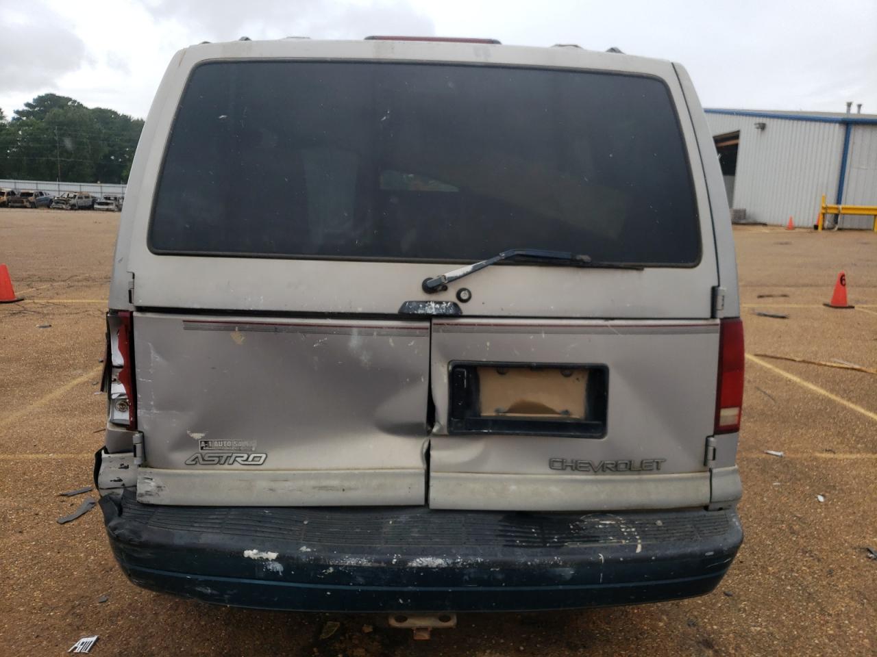 2000 Chevrolet Astro VIN: 1GNDM19W9YB143880 Lot: 63498494