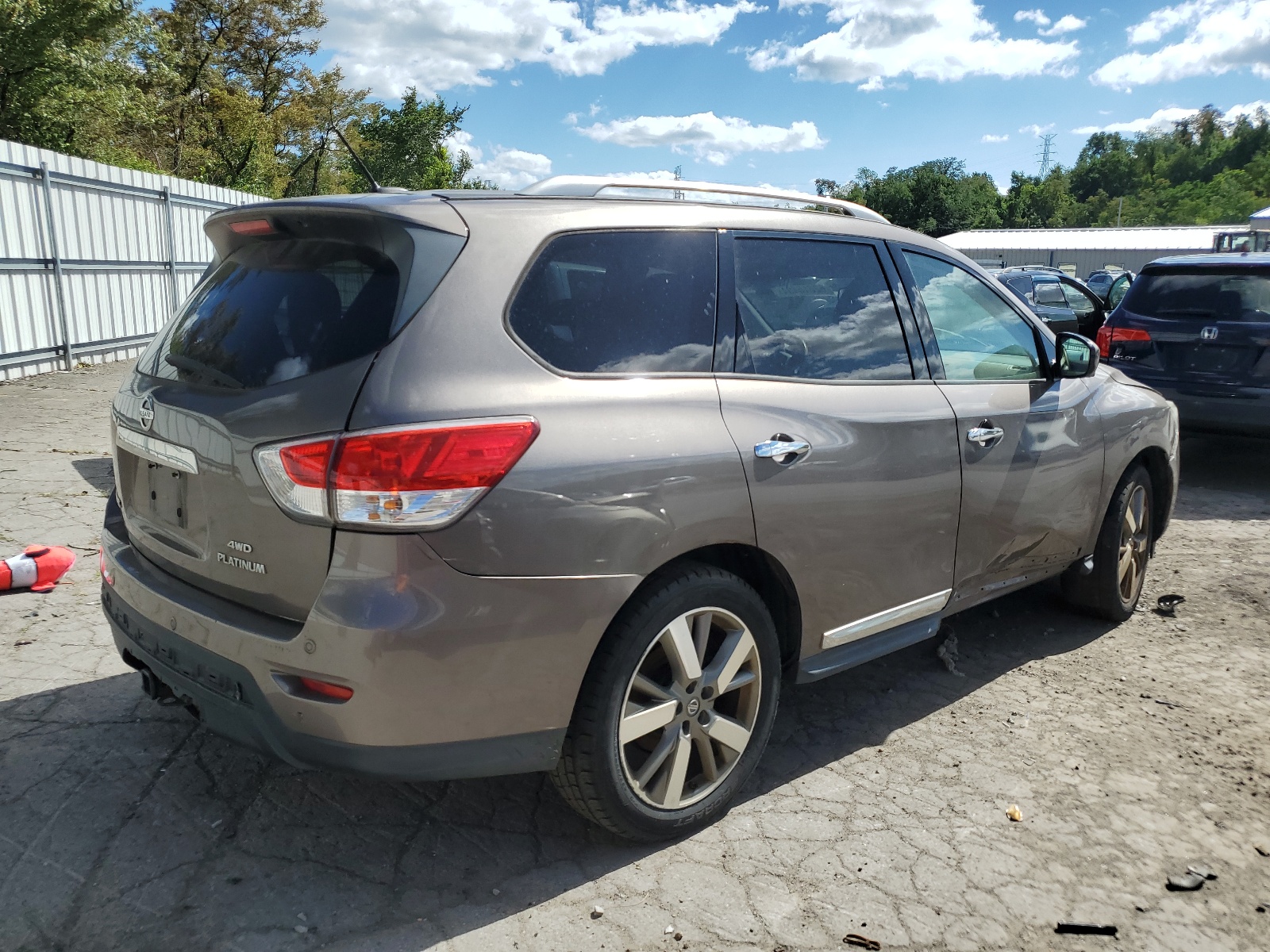 2013 Nissan Pathfinder S vin: 5N1AR2MM5DC622855