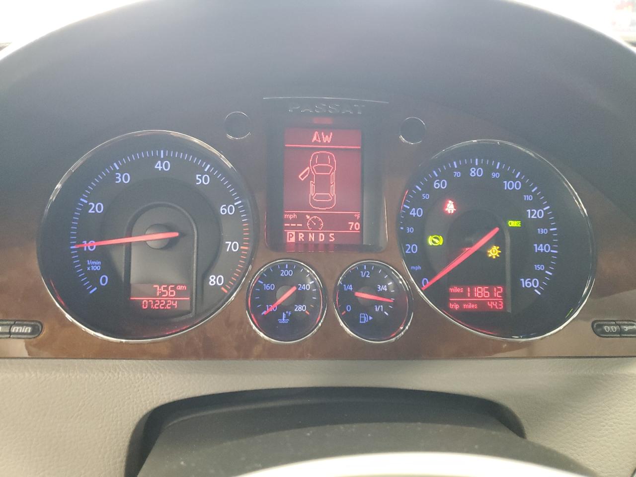 2006 Volkswagen Passat 3.6L Luxury VIN: WVWEU73C96E056605 Lot: 63832544