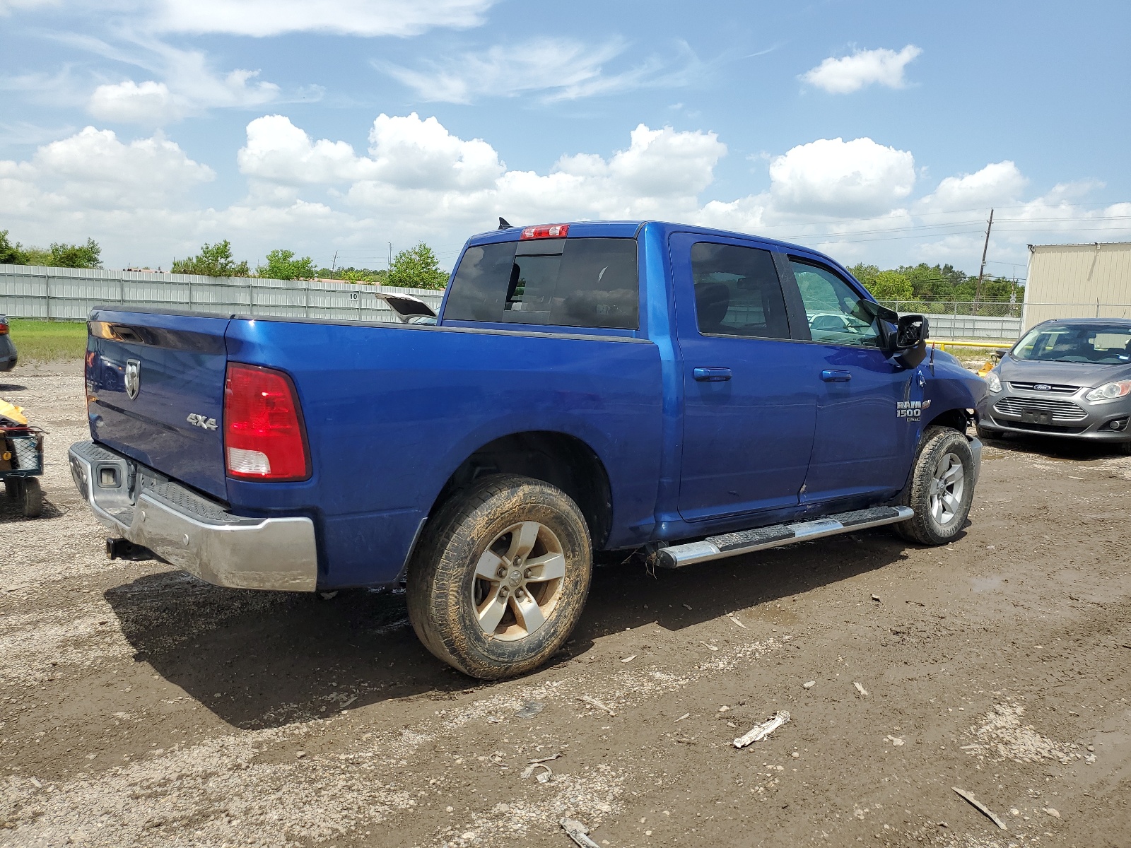1C6RR7LT7KS626008 2019 Ram 1500 Classic Slt