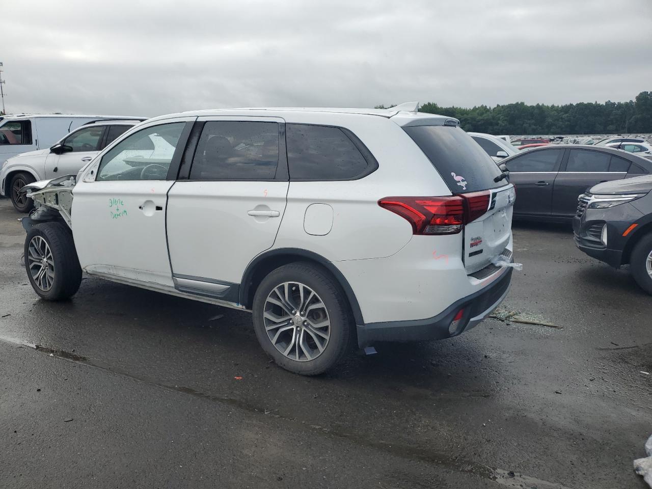 JA4AZ3A34JZ070872 2018 MITSUBISHI OUTLANDER - Image 2