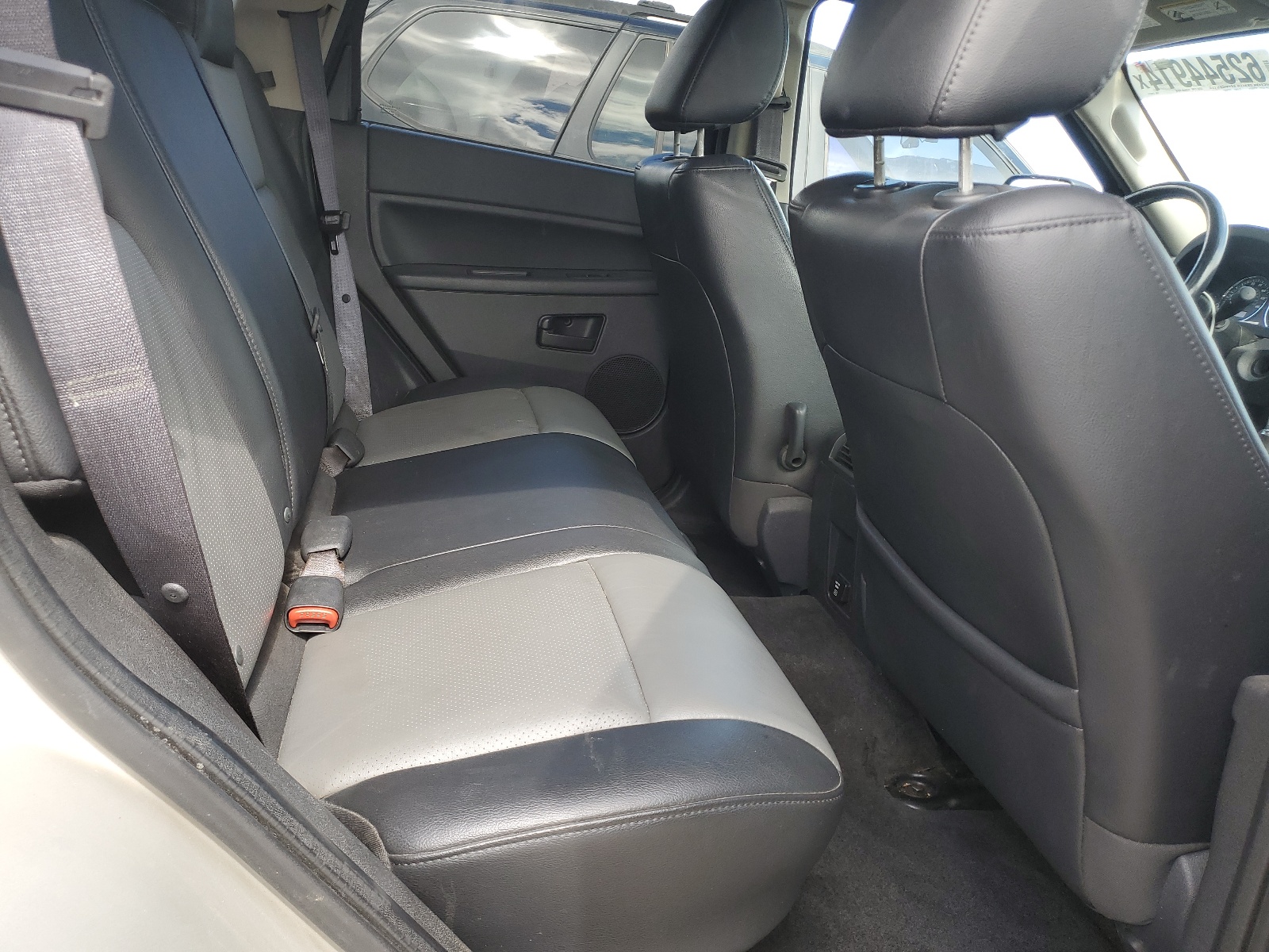 1J8GS48K58C220971 2008 Jeep Grand Cherokee Laredo