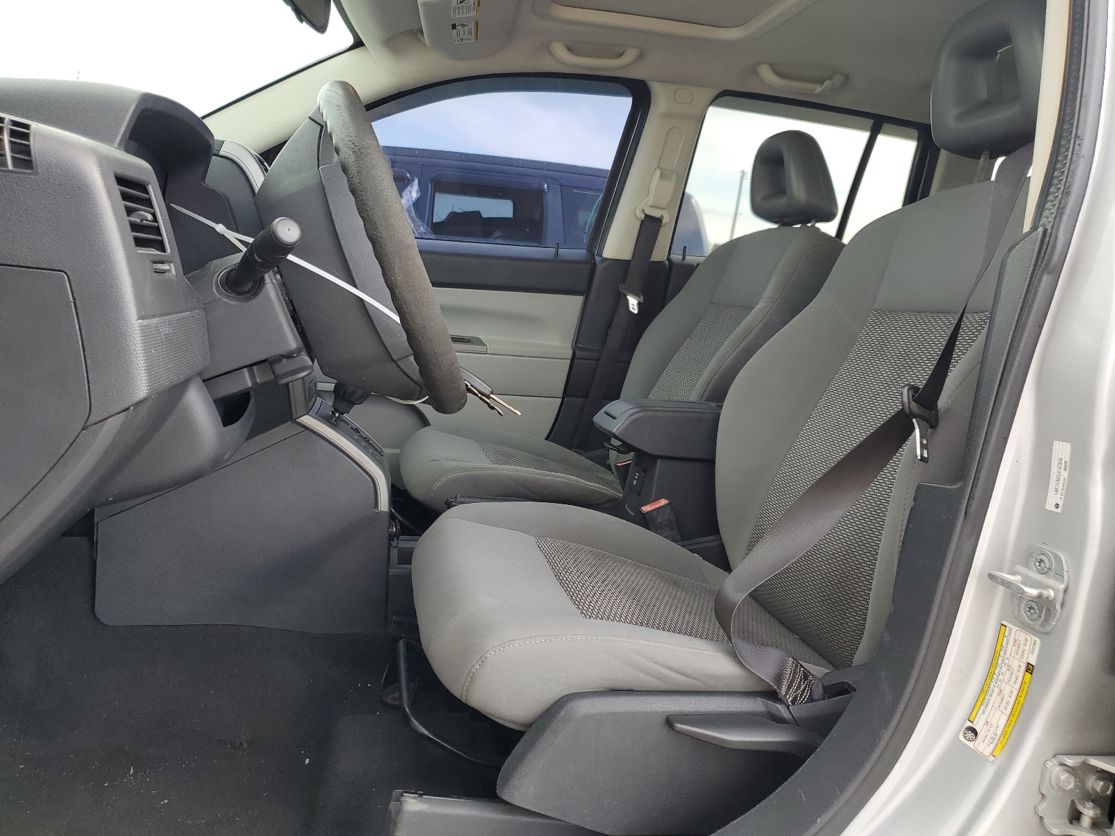 1J8FT47W37D107834 2007 Jeep Compass