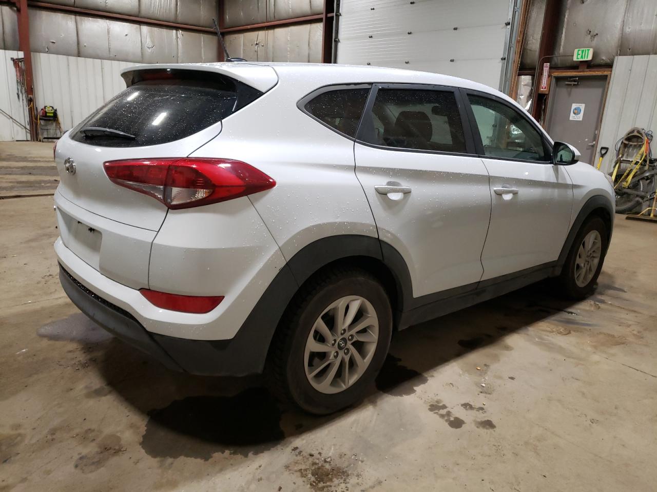 KM8J23A49HU546801 2017 Hyundai Tucson Se