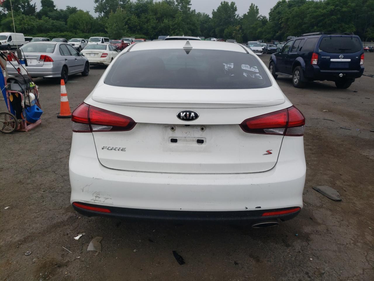 2018 Kia Forte Lx VIN: 3KPFL4A7XJE198261 Lot: 61880764