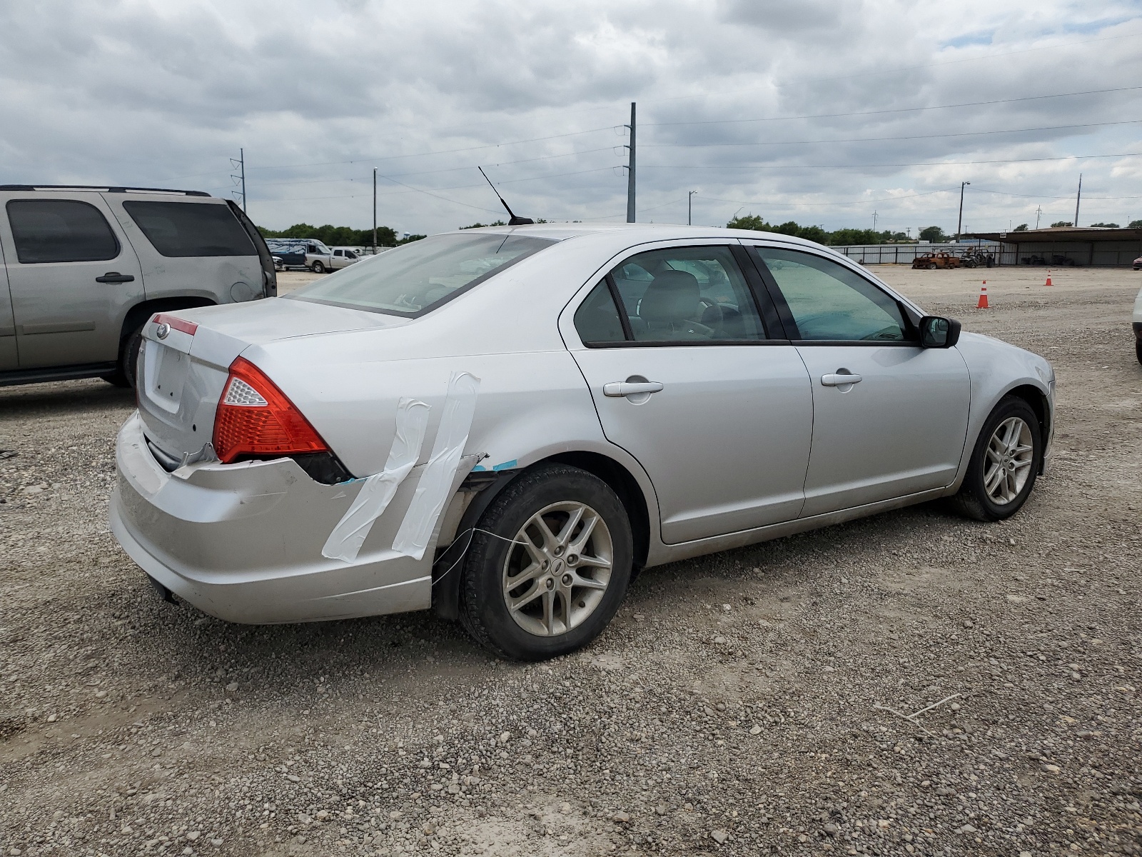 2012 Ford Fusion S vin: 3FAHP0GA0CR345262