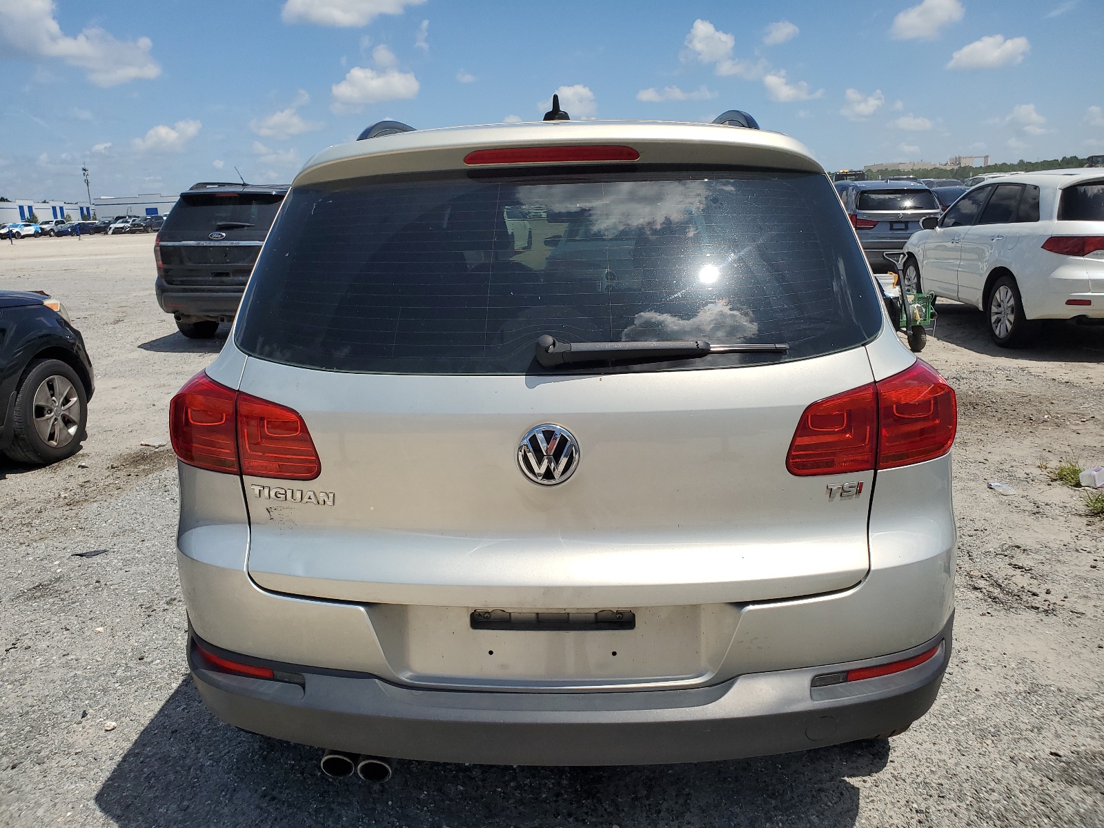 WVGAV7AXXFW615926 2015 Volkswagen Tiguan S