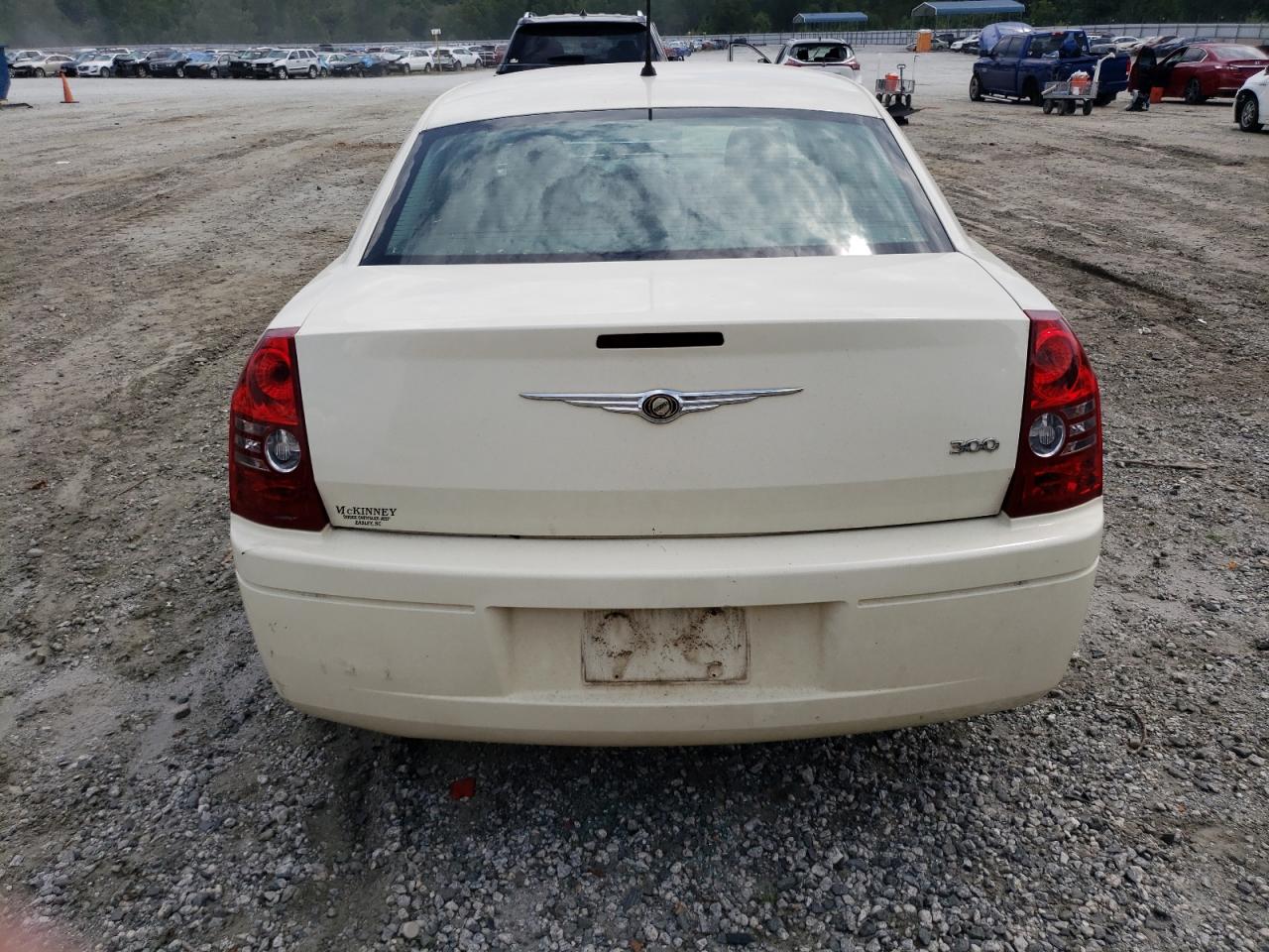 2008 Chrysler 300 Lx VIN: 2C3KA43RX8H320851 Lot: 64441224