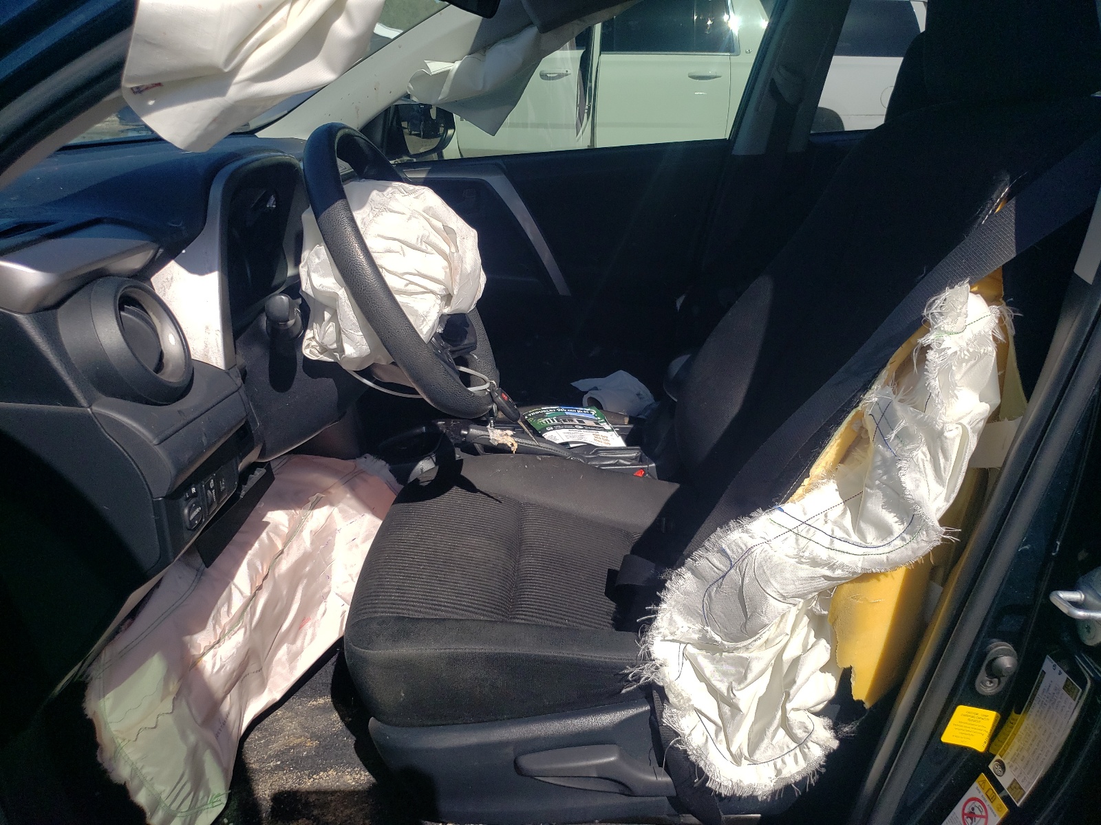 JTMZFREV7JJ210878 2018 Toyota Rav4 Le