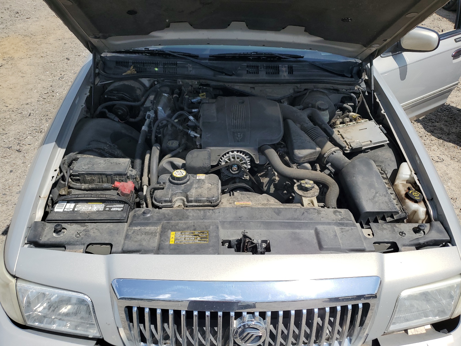 2MEFM75V57X635561 2007 Mercury Grand Marquis Ls