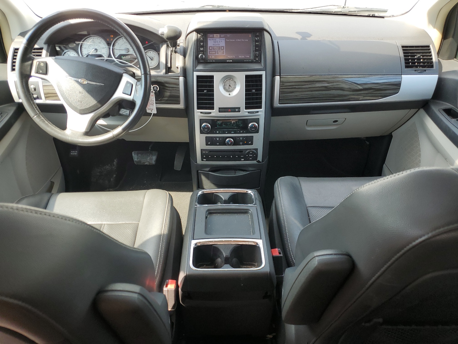 2A4RR5D19AR286784 2010 Chrysler Town & Country Touring