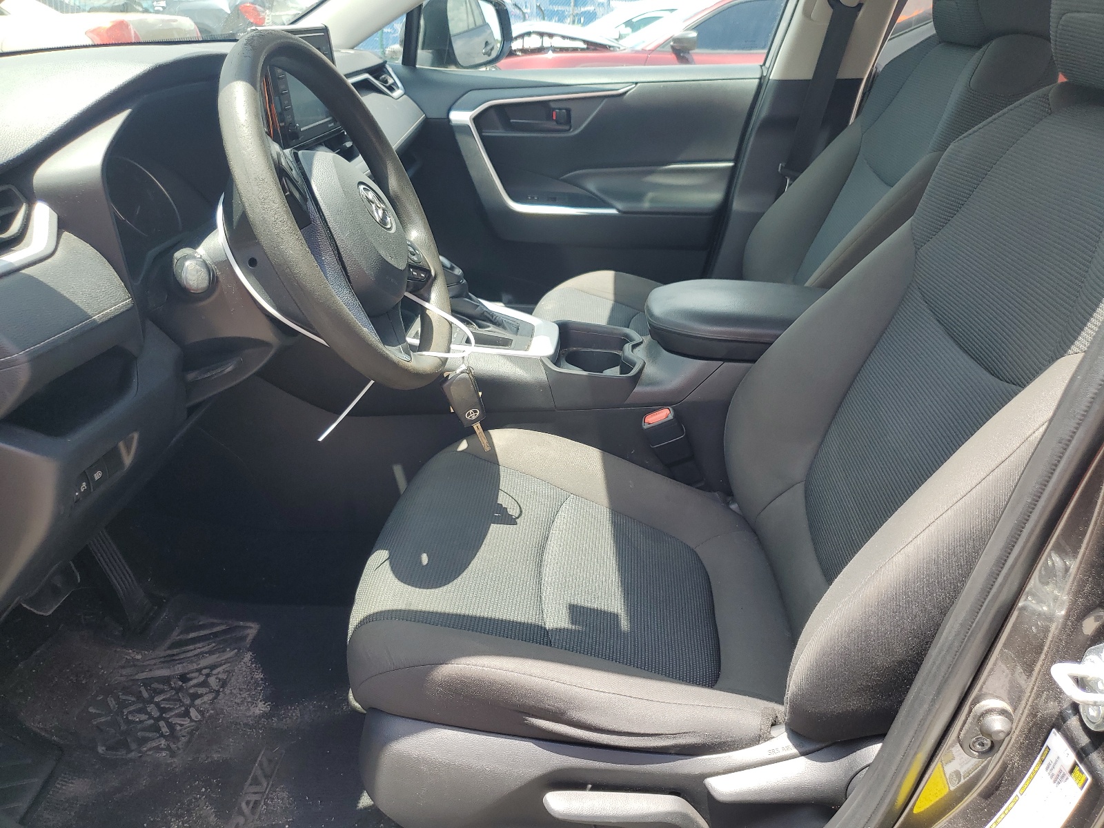 2T3H1RFV0MC169588 2021 Toyota Rav4 Le