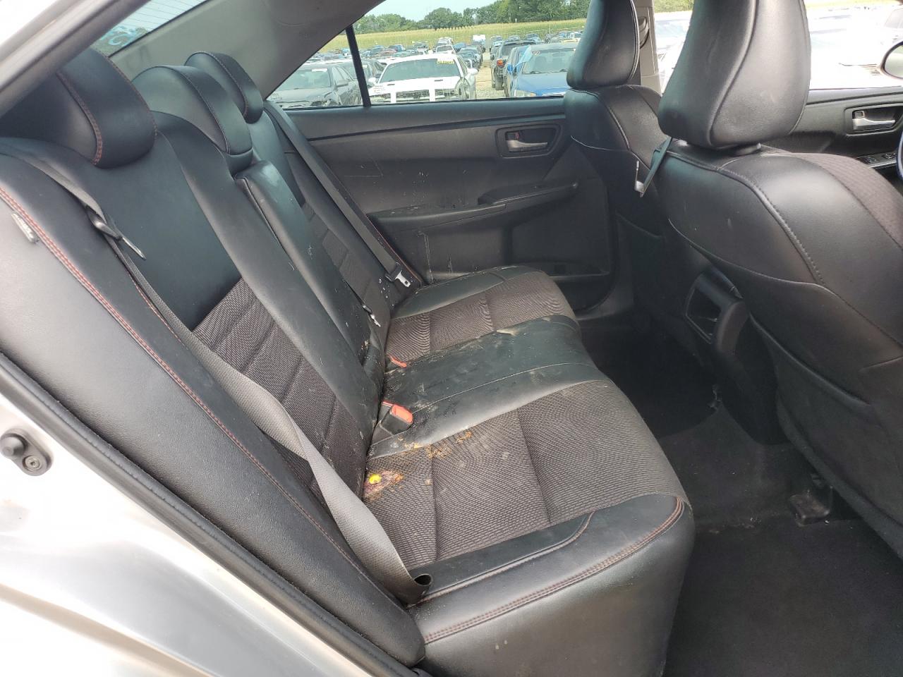 2016 Toyota Camry - Image 10