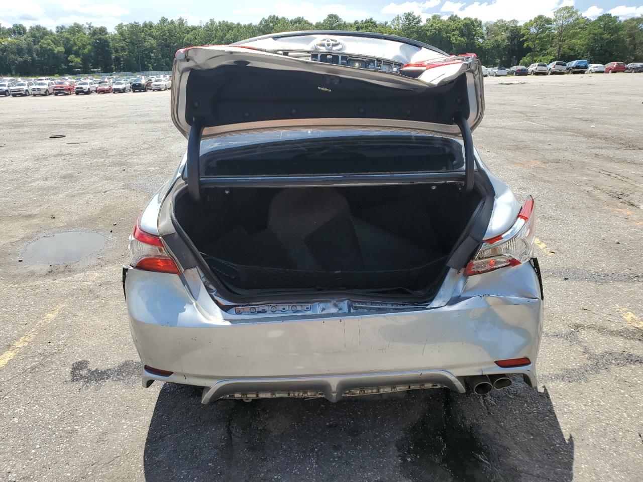 2018 Toyota Camry L VIN: 4T1B11HK1JU666257 Lot: 62793774