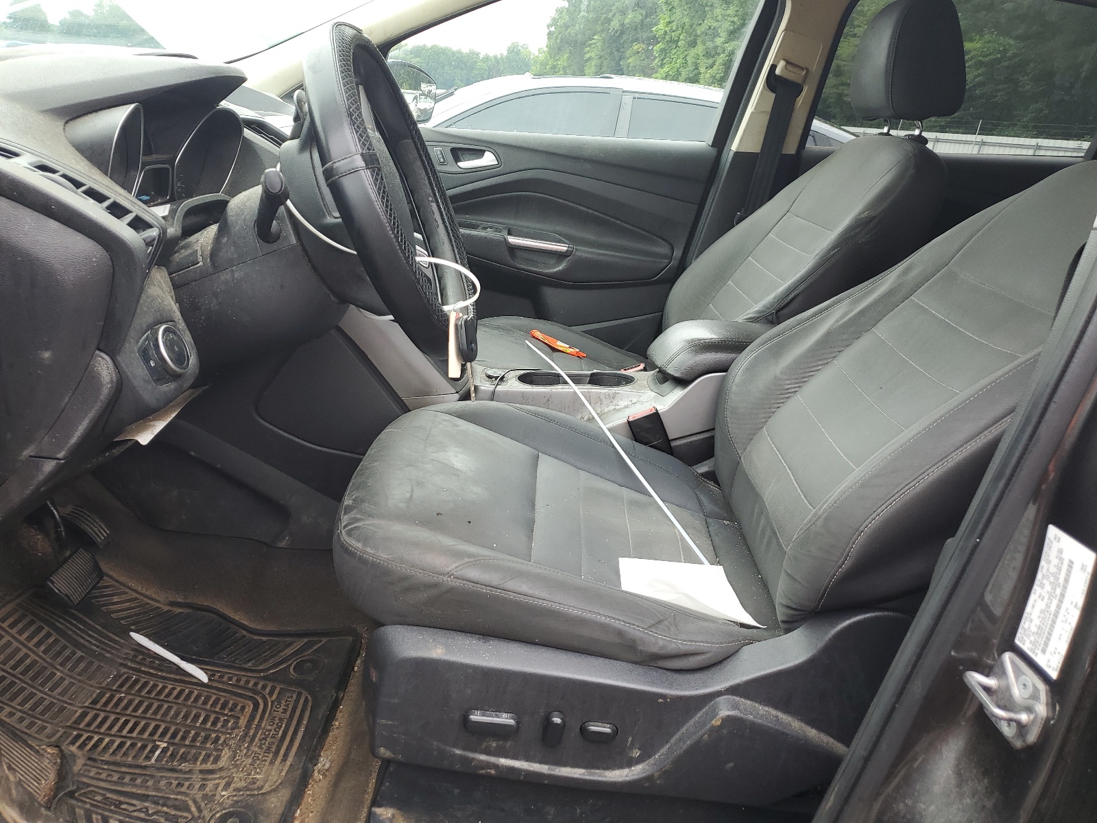 1FMCU0G9XGUC04387 2016 Ford Escape Se