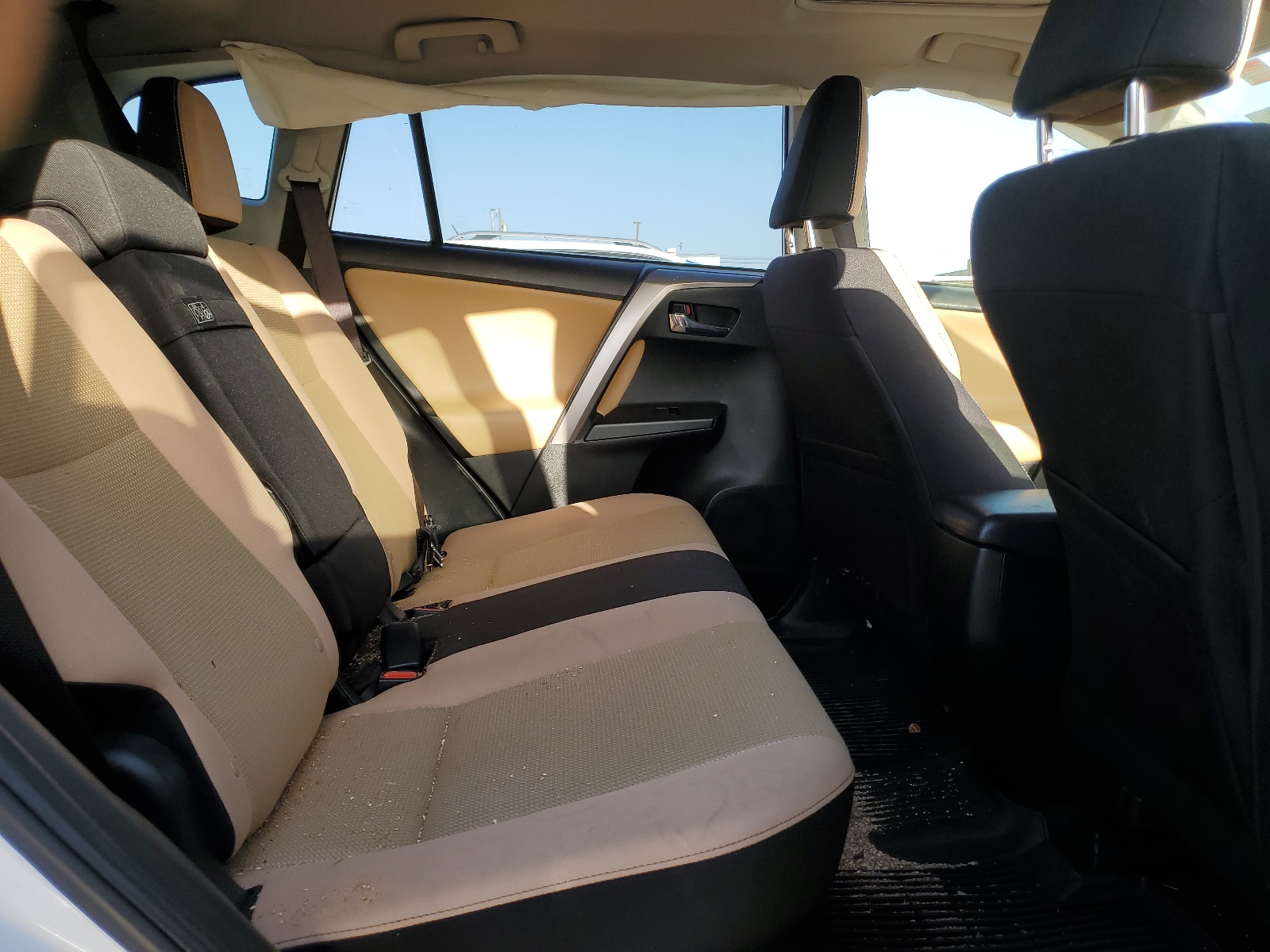 JTMRJREV2HD106242 2017 Toyota Rav4 Hv Le