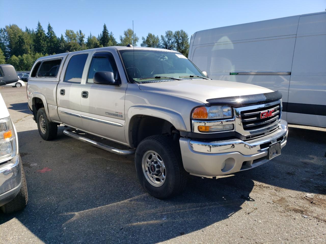 2005 GMC Sierra - Image 4