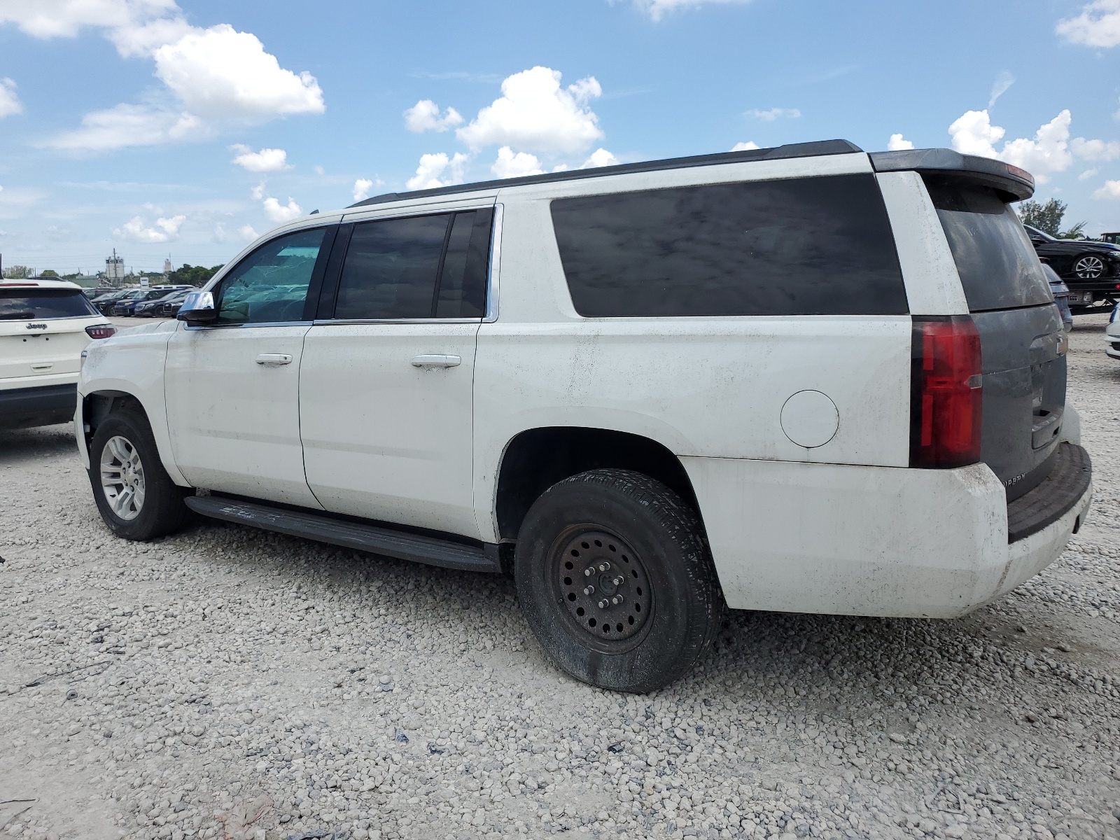 2017 Chevrolet Suburban C1500 Ls vin: 1GNSCGEC6HR238901