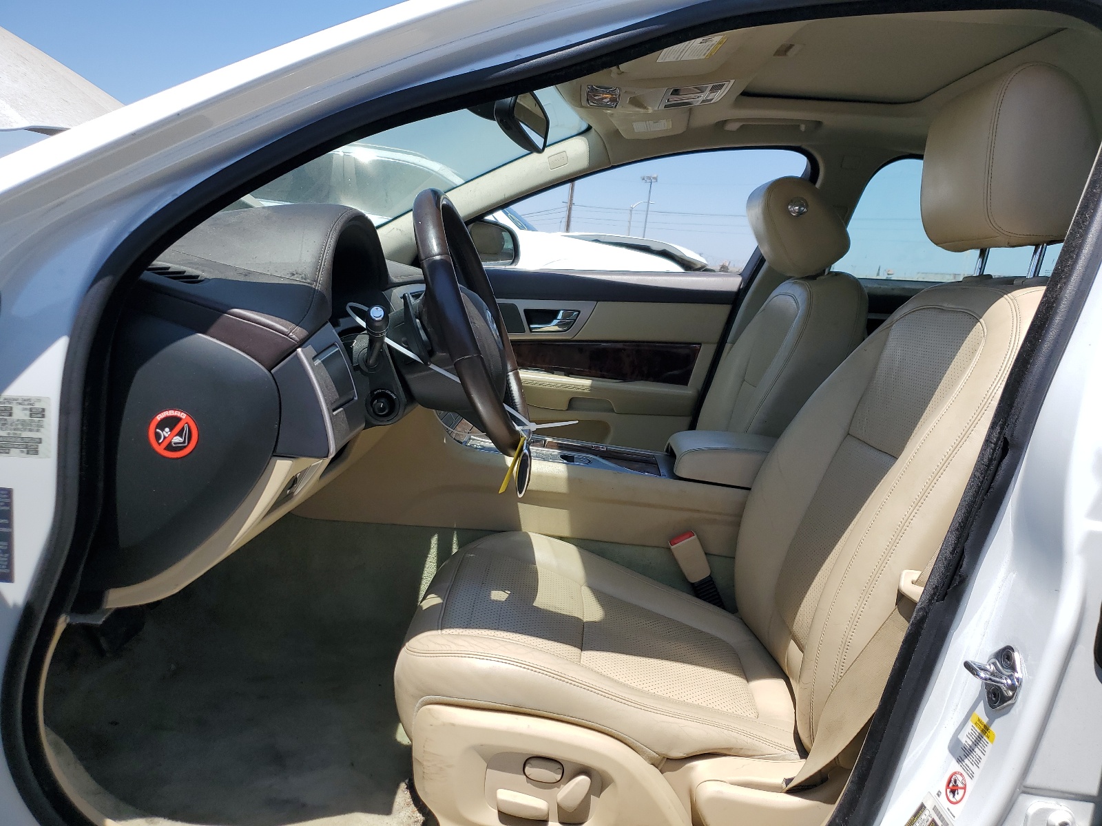 SAJWA0GB6BLR85339 2011 Jaguar Xf Premium