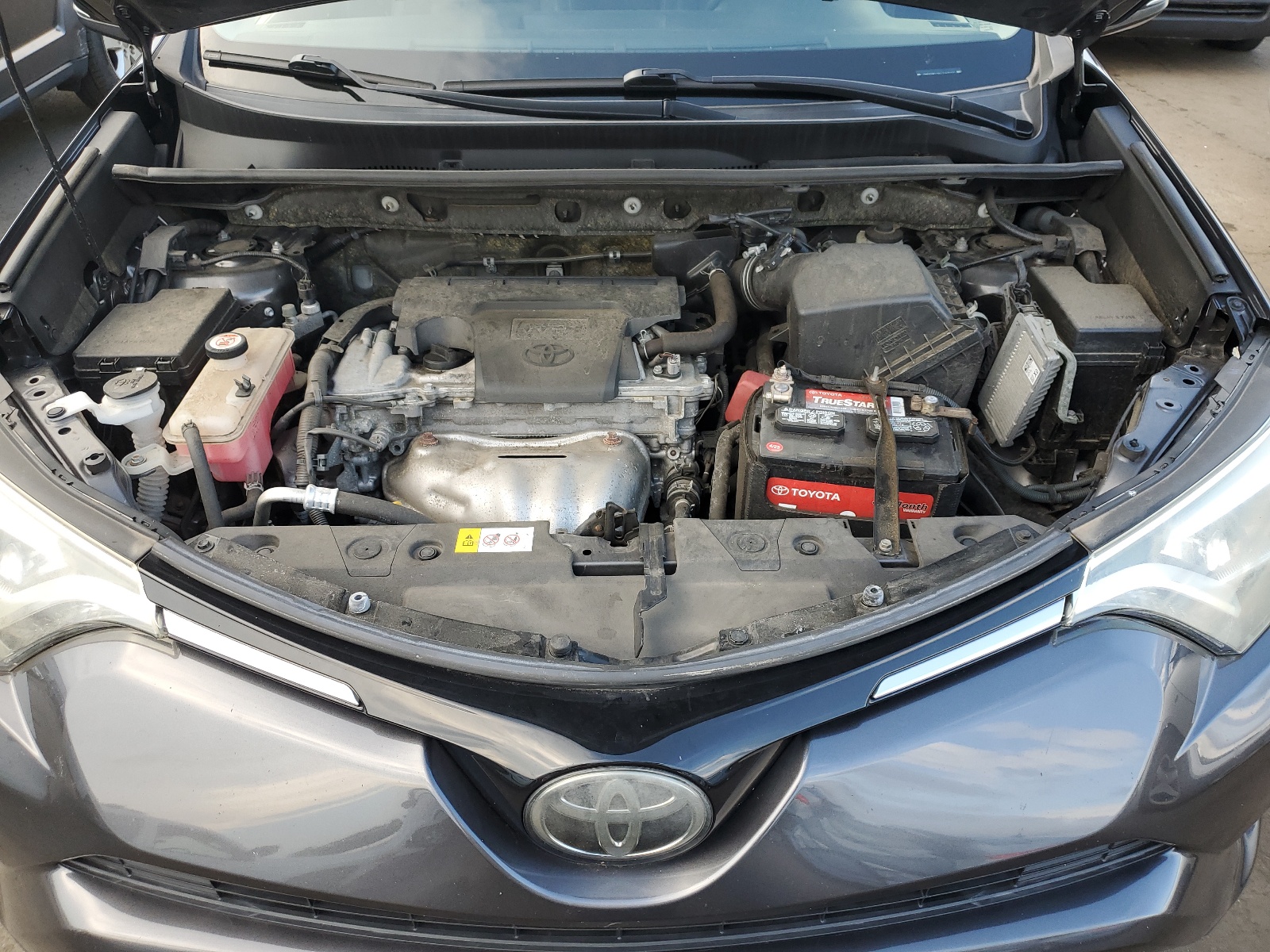 JTMDFREVXHJ163107 2017 Toyota Rav4 Limited